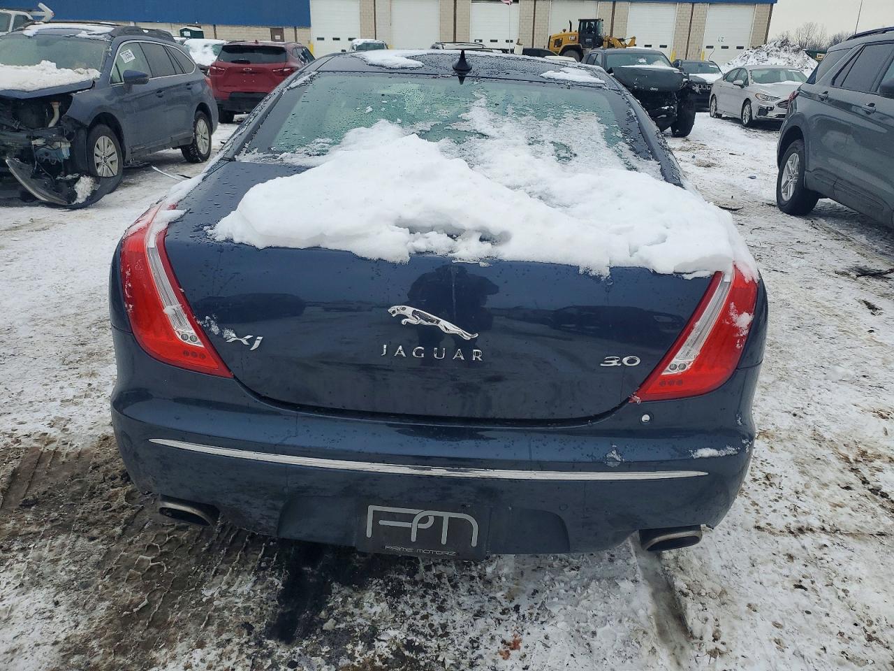 2013 Jaguar Xj Blue vin: SAJWA1C72D8V39864