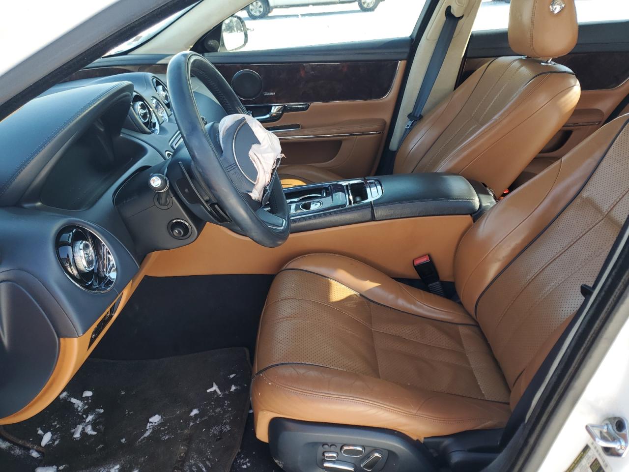 2013 Jaguar Xj White vin: SAJWA1C72D8V40156
