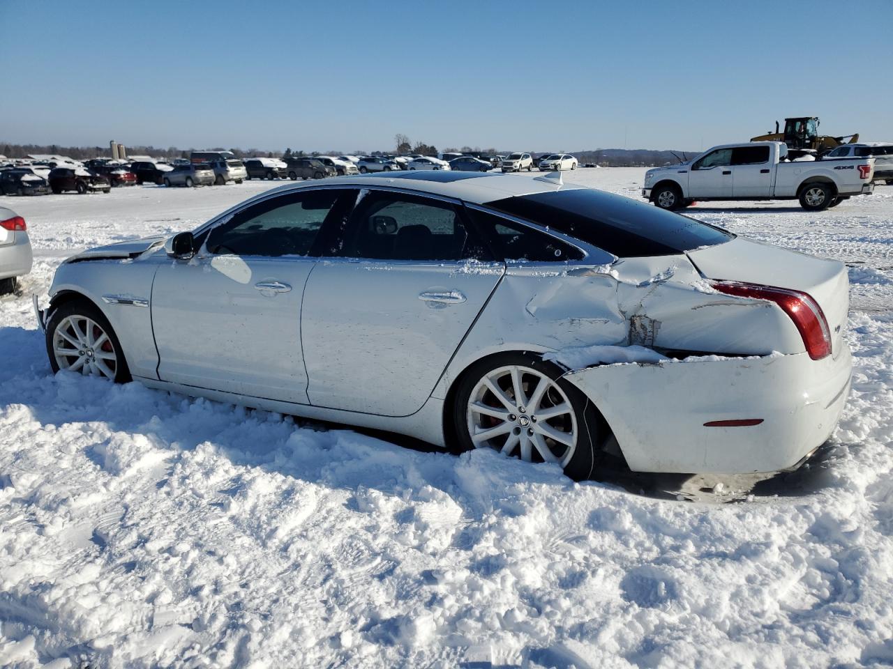 2013 Jaguar Xj White vin: SAJWA1C72D8V40156