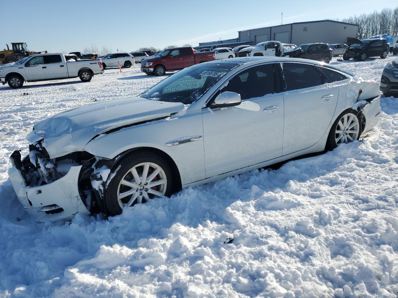 2013 Jaguar Xj White vin: SAJWA1C72D8V40156