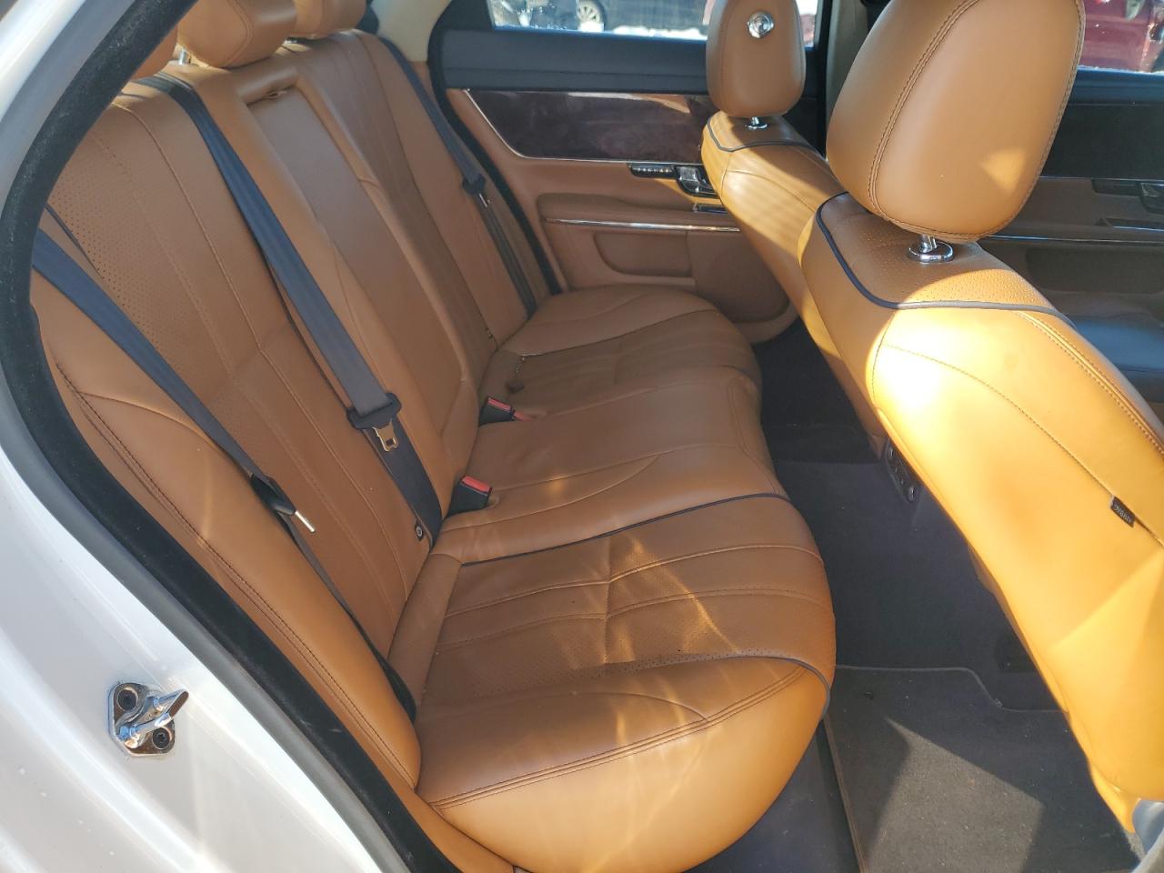 2013 Jaguar Xj White vin: SAJWA1C72D8V40156