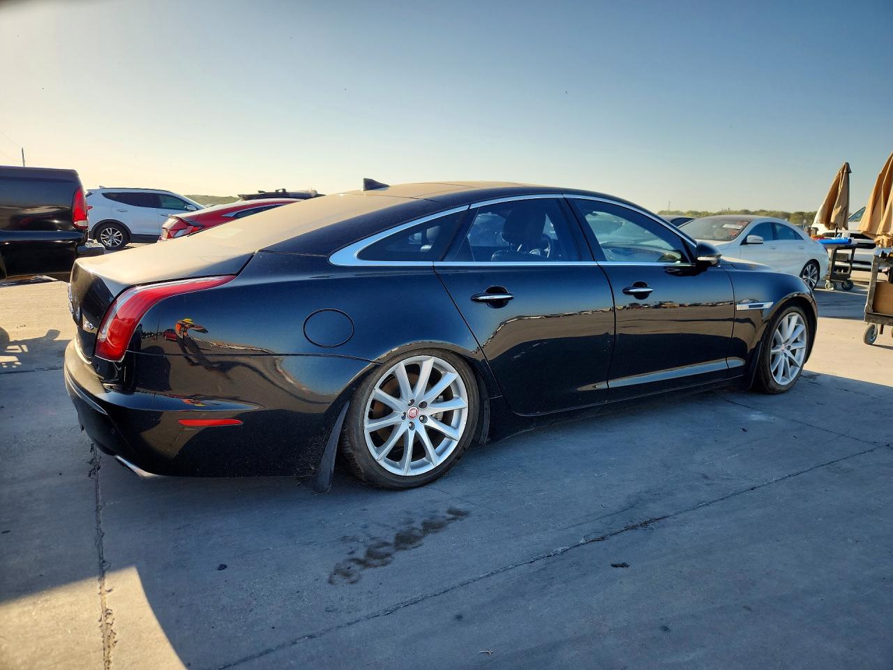 2013 Jaguar Xj Черный vin: SAJWA1C72D8V52873