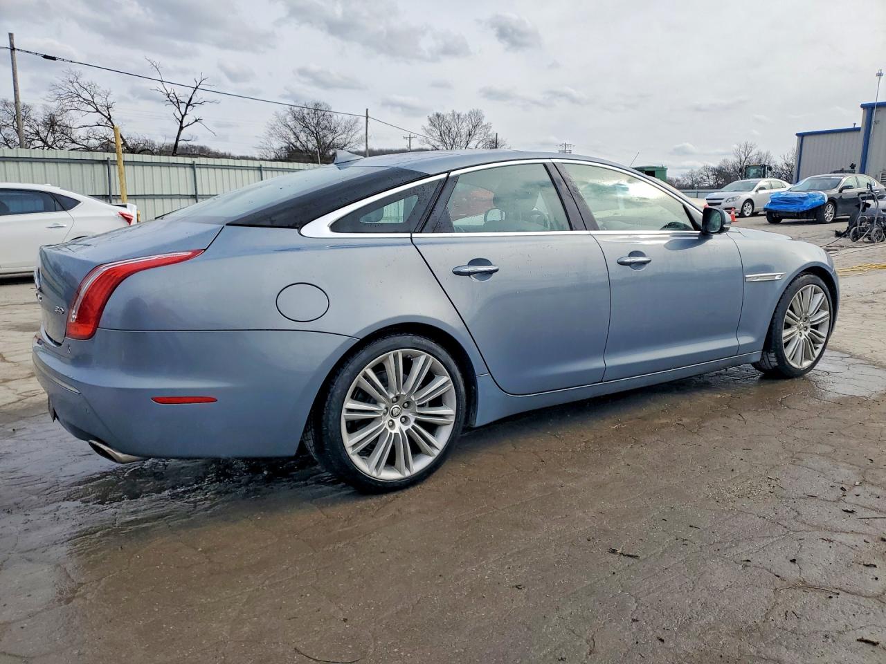2013 Jaguar Xj Синий vin: SAJWA1C73D8V53854