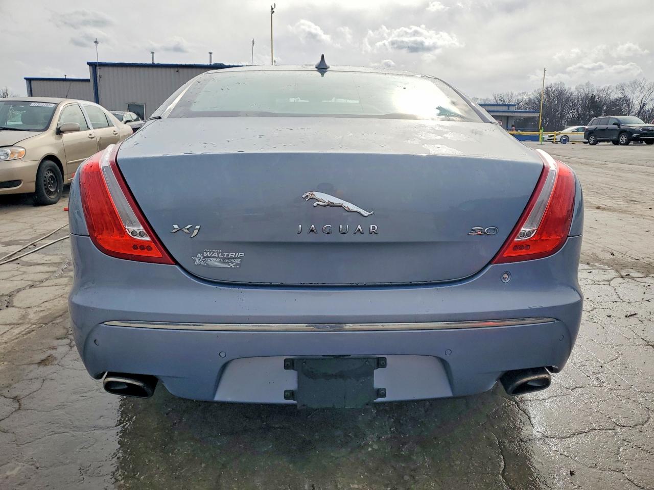 2013 Jaguar Xj Синий vin: SAJWA1C73D8V53854