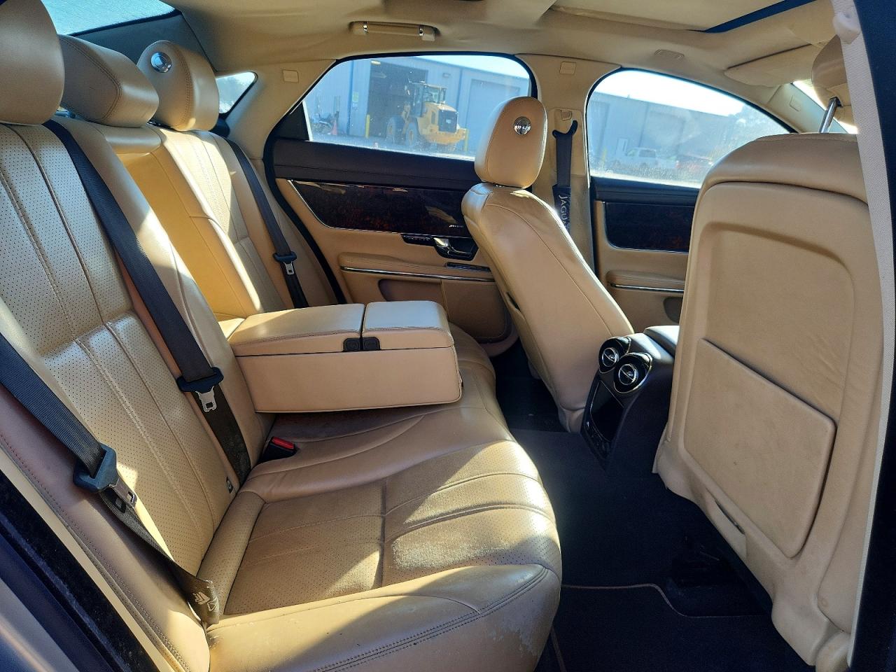 2013 Jaguar Xj Silver vin: SAJWA1C74D8V41812