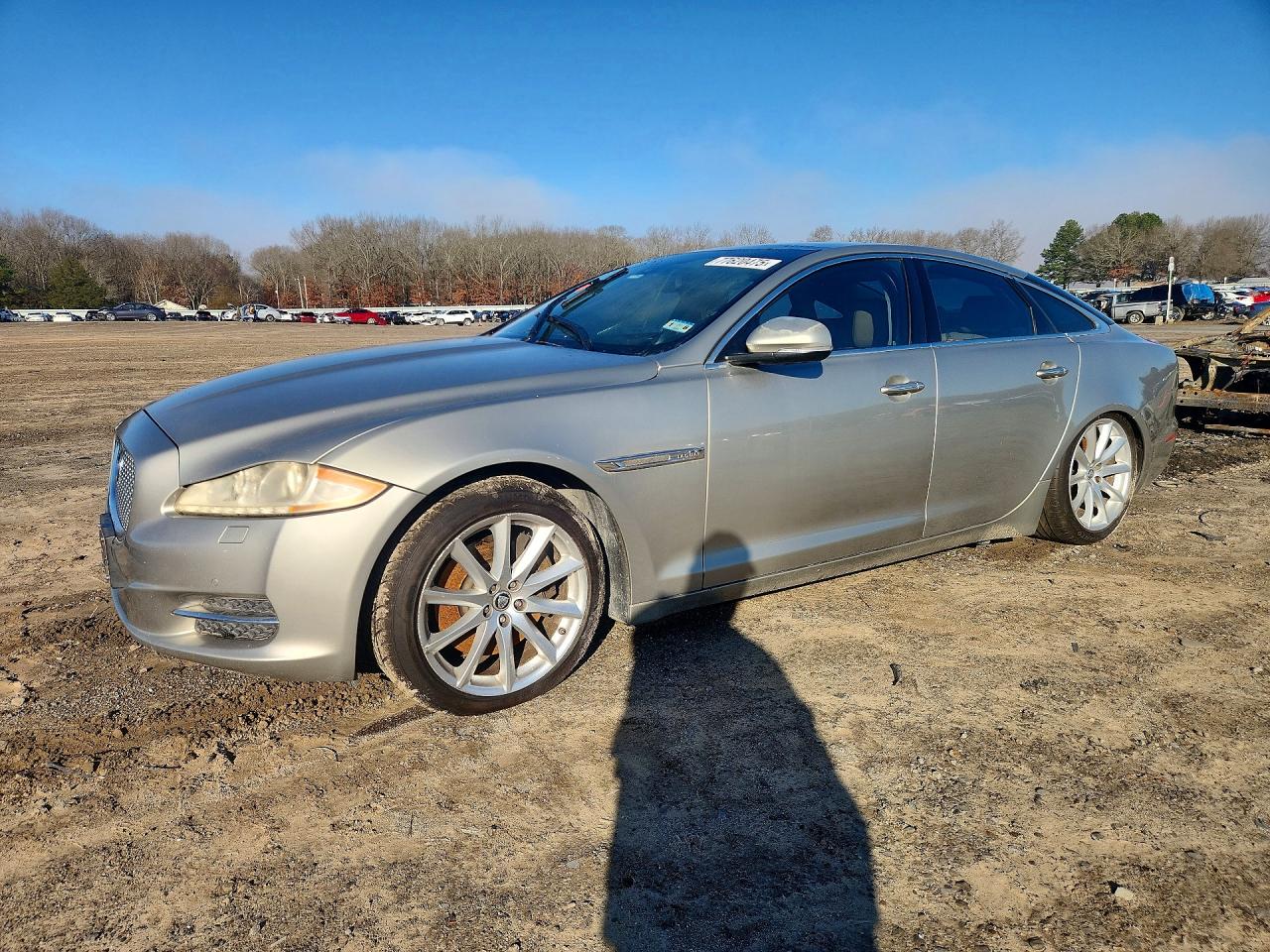 2013 Jaguar Xj Silver vin: SAJWA1C74D8V41812