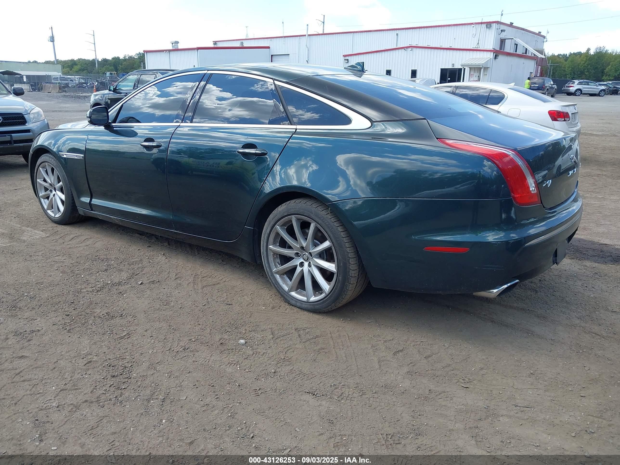 2013 Jaguar Xj   Green vin: SAJWA1C75D8V41124