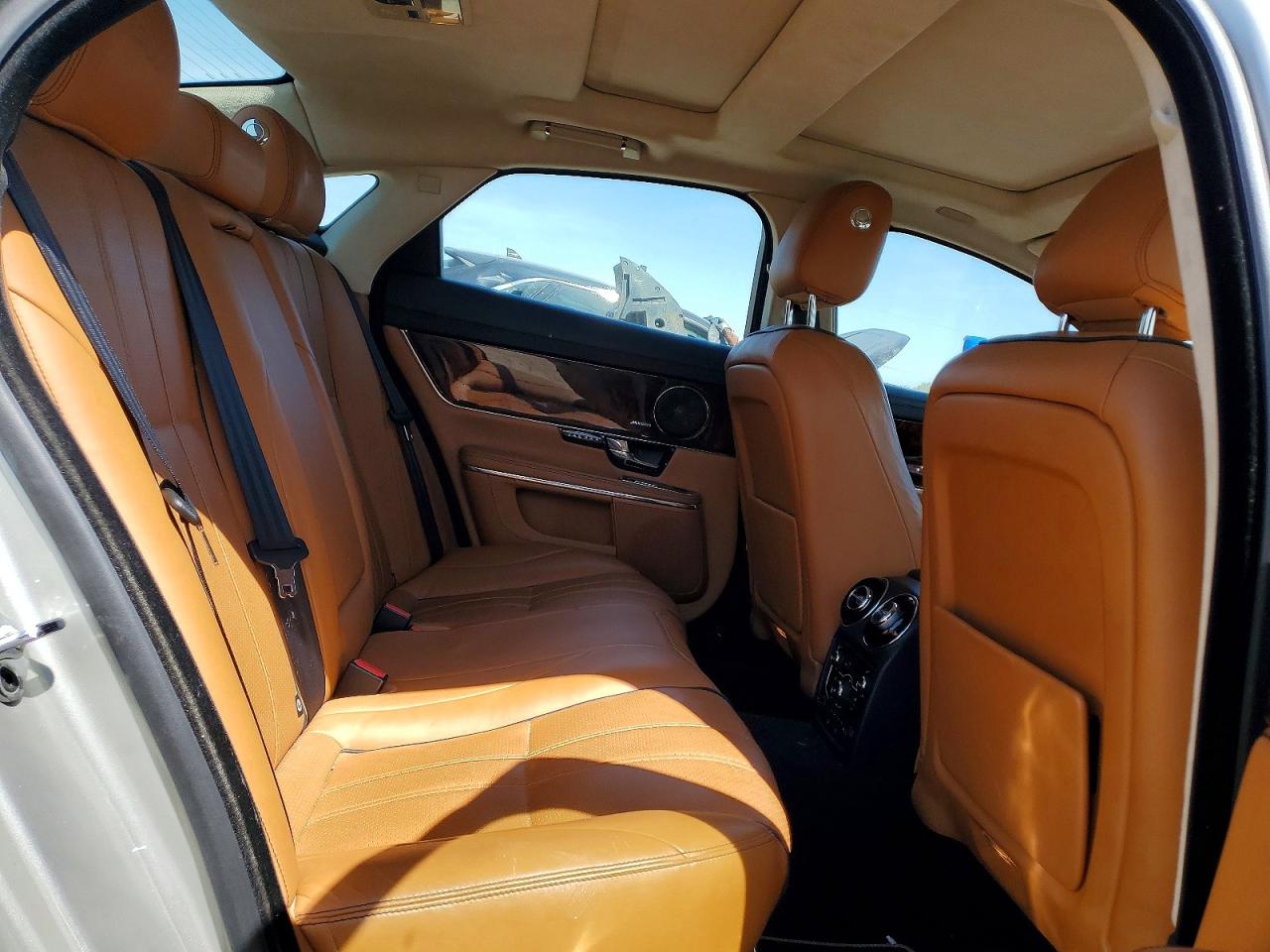 2013 Jaguar Xj Silver vin: SAJWA1C75D8V43553
