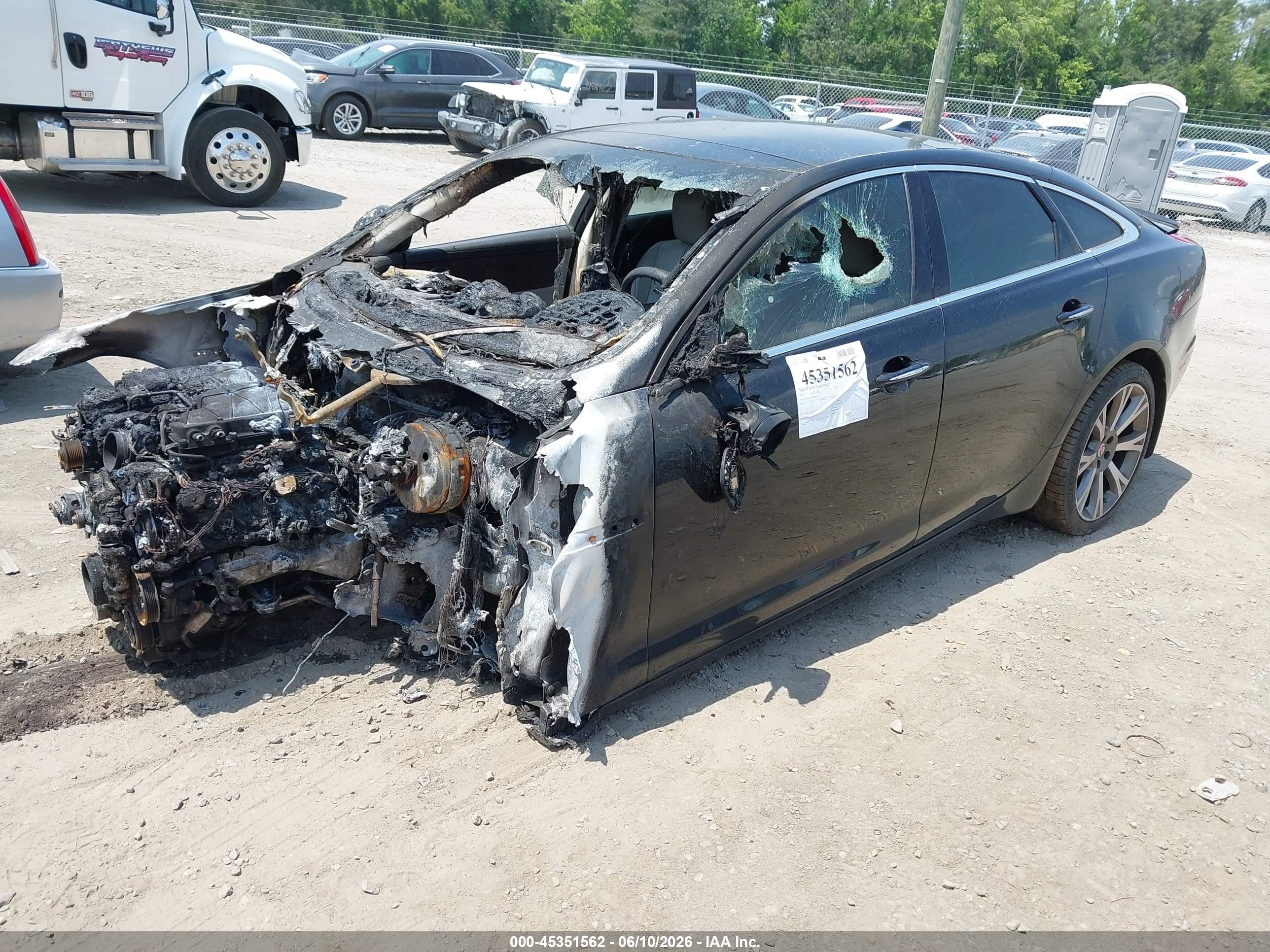 2013 Jaguar Xj   Gray vin: SAJWA1C76D8V41570