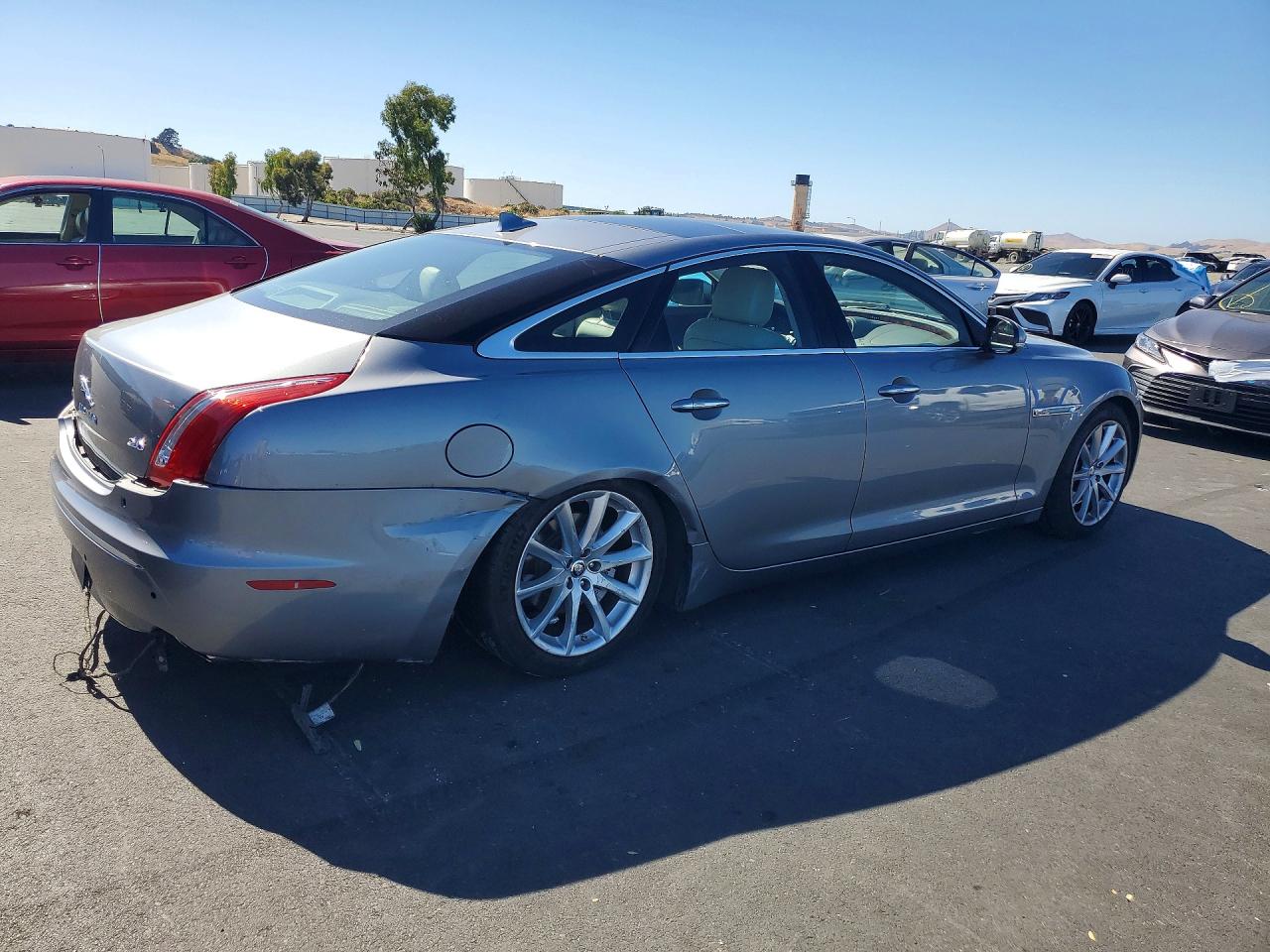 2013 Jaguar Xj Gray vin: SAJWA1C77D8V39505