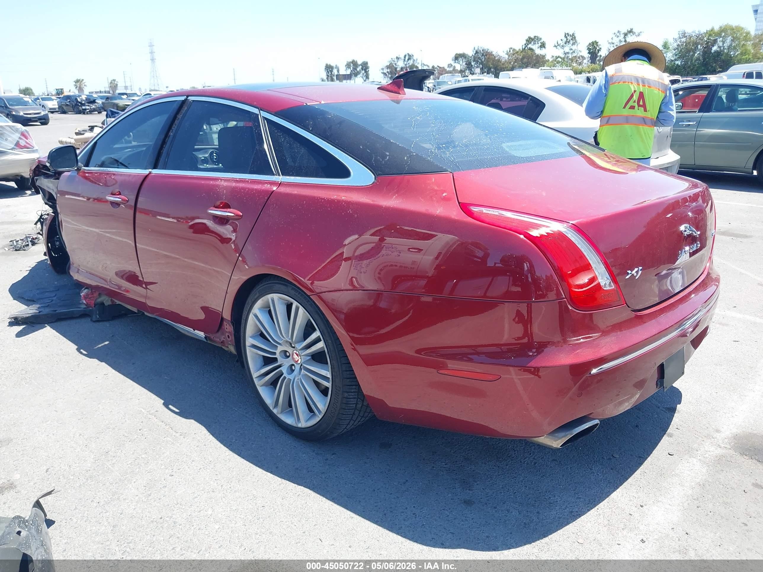 2013 Jaguar Xj   Бордовый vin: SAJWA1C77D8V43117