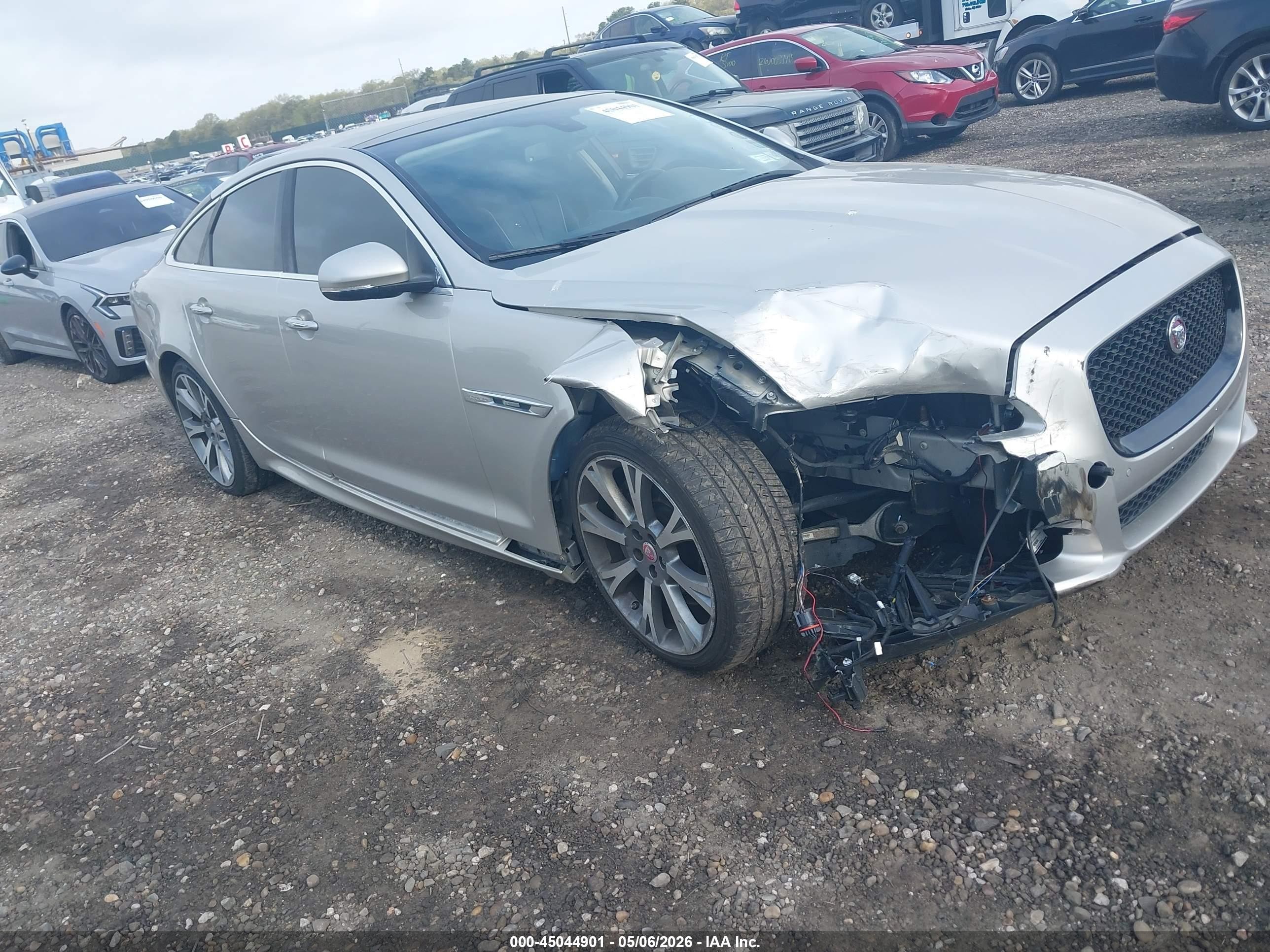 2016 Jaguar Xj R-sport Beige vin: SAJWA1C78G8V95747