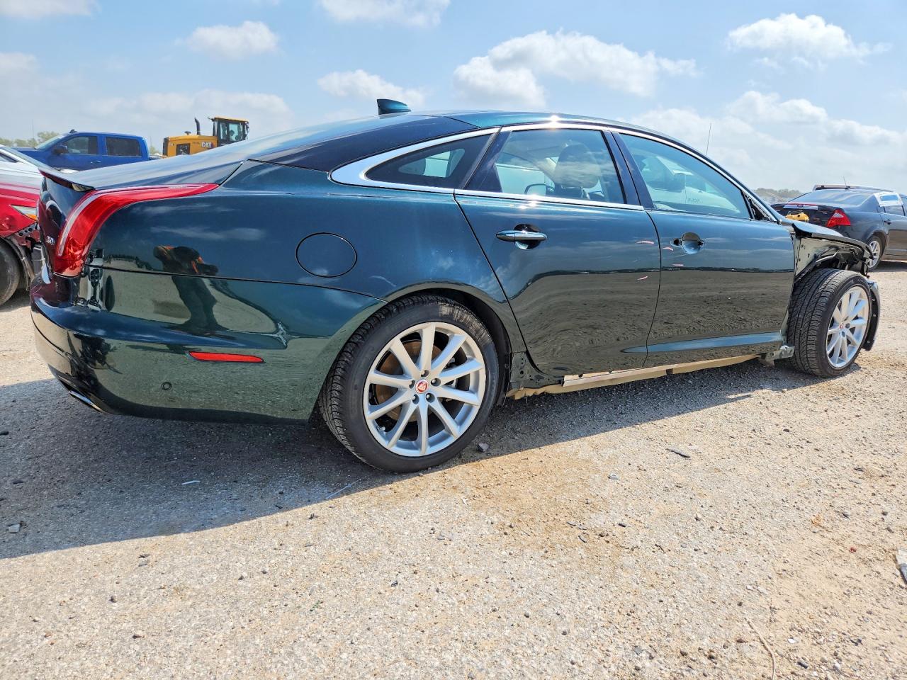 2019 Jaguar Xj R - Sport Green vin: SAJWA1C78K8W19456