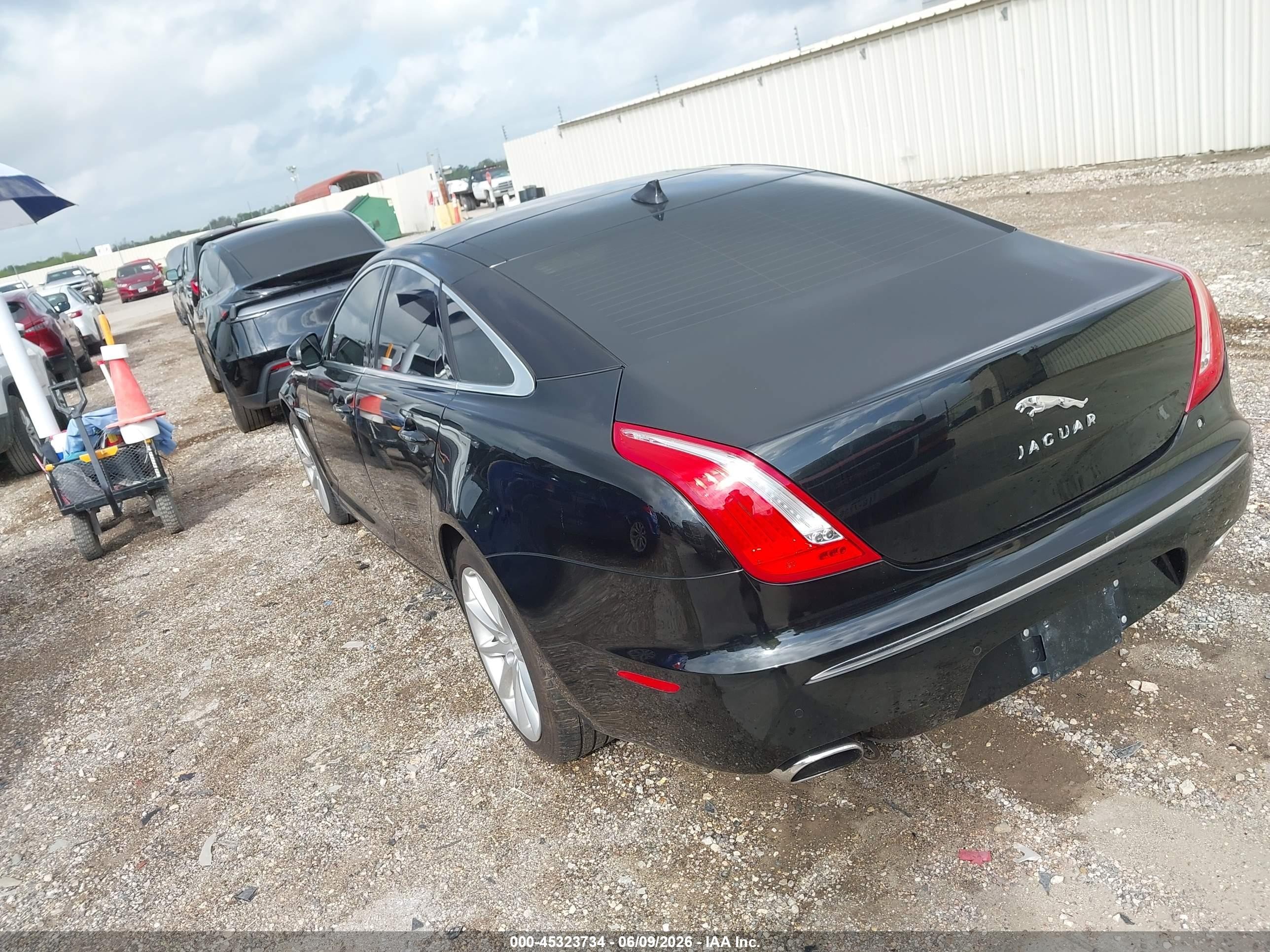 2013 Jaguar Xj   vin: SAJWA1C79D8V39974