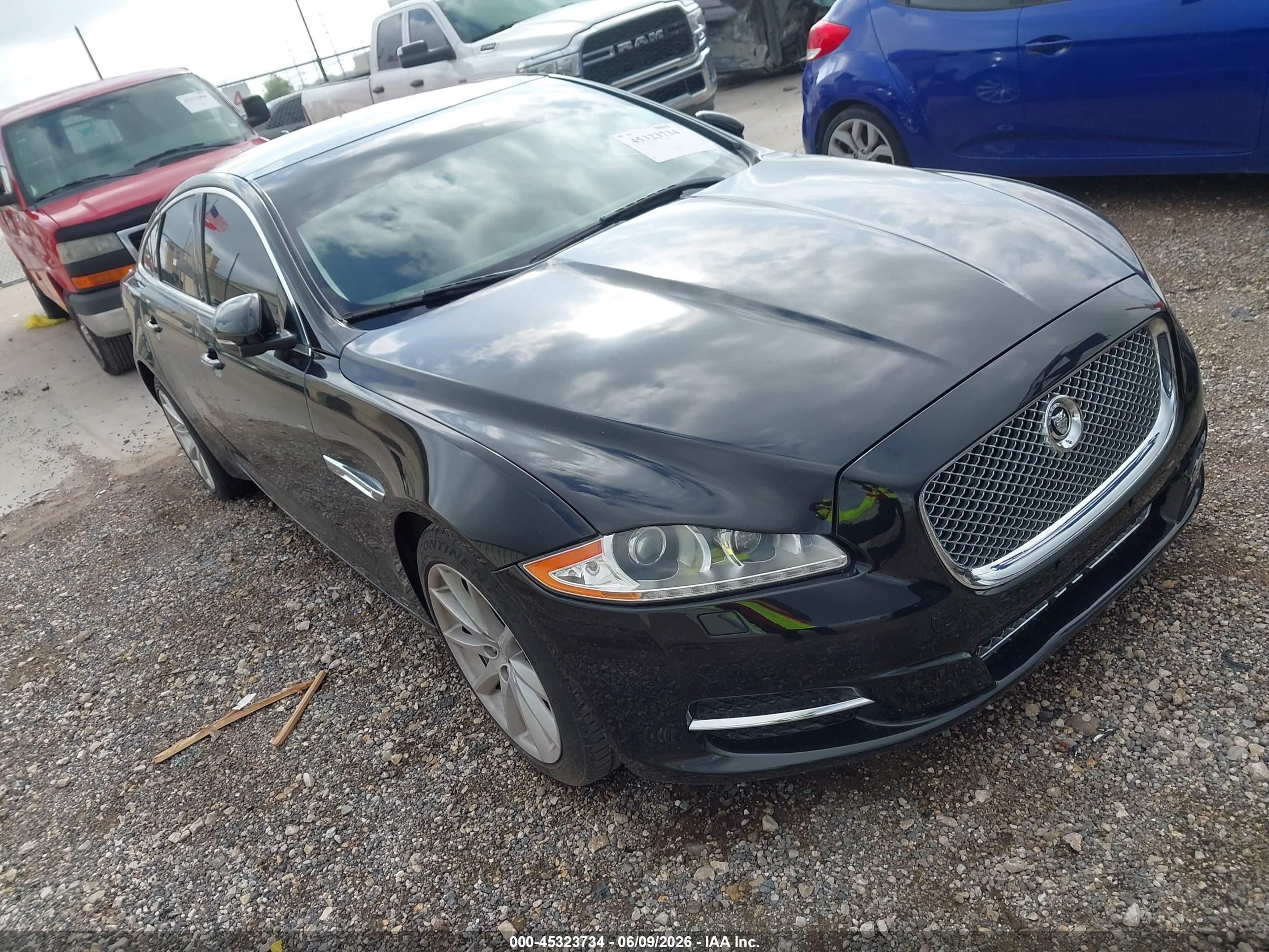2013 Jaguar Xj   vin: SAJWA1C79D8V39974