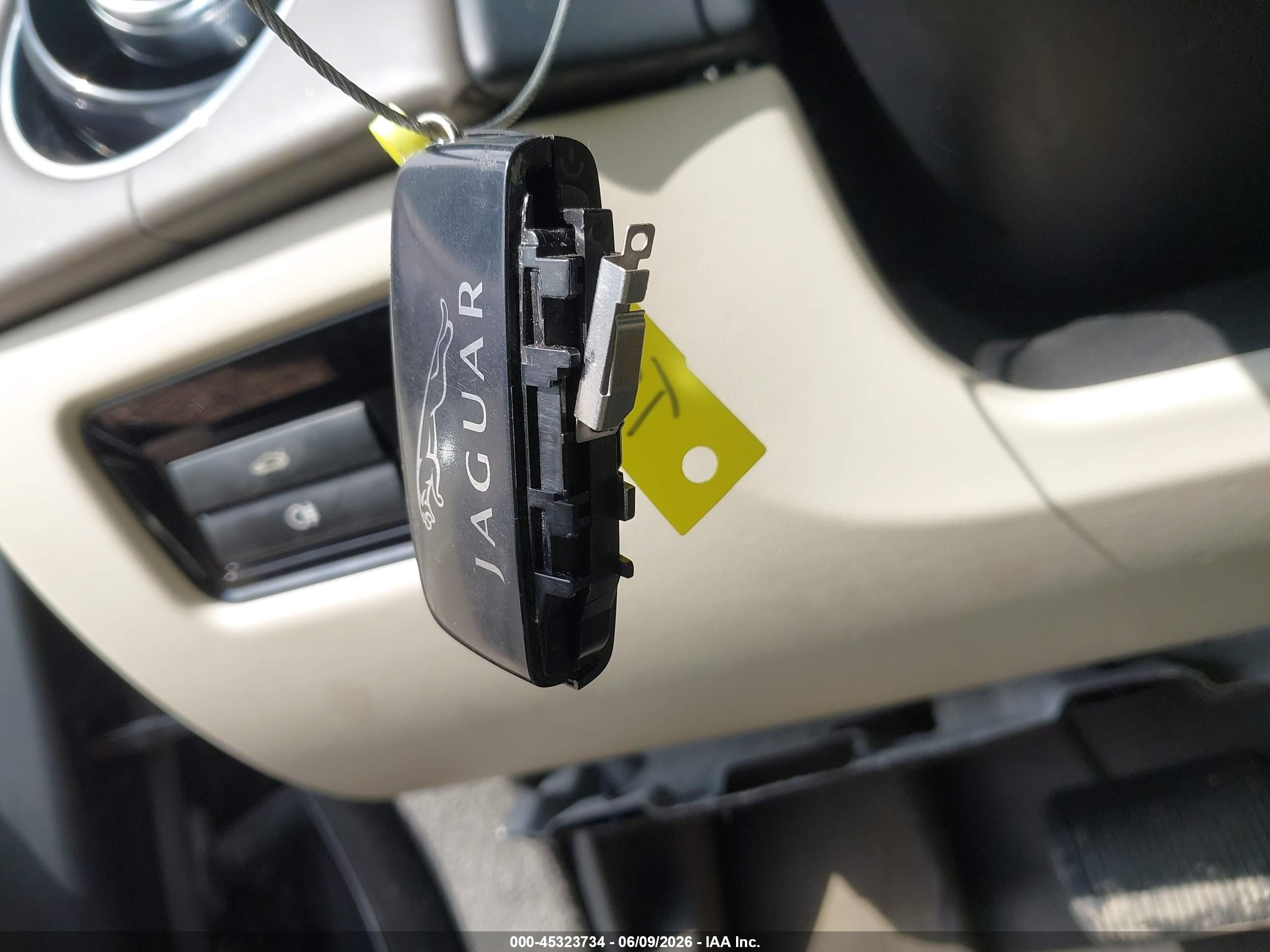 2013 Jaguar Xj   vin: SAJWA1C79D8V39974