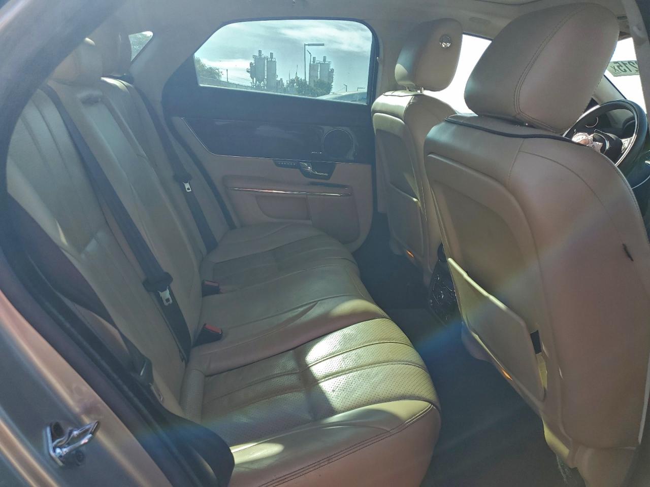 2013 Jaguar Xj Tan vin: SAJWA1C79D8V50876