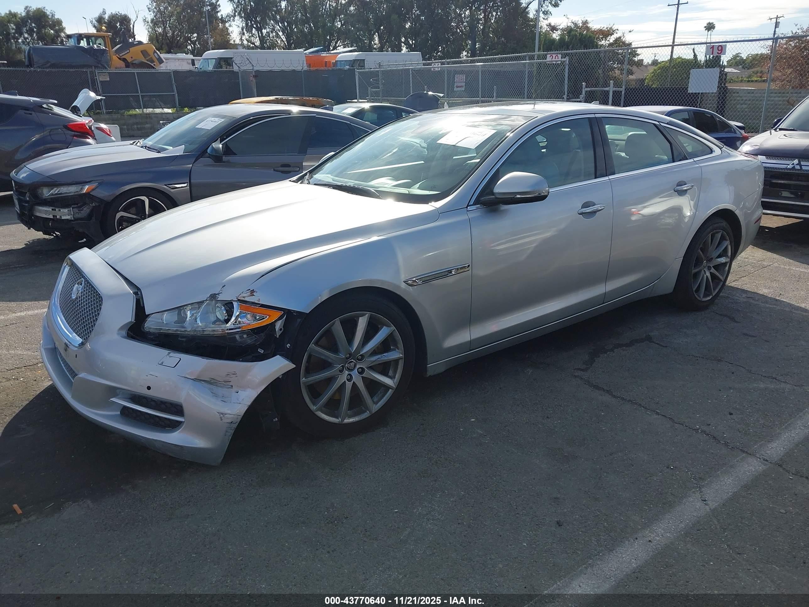 2013 Jaguar Xj   Silver vin: SAJWA1C79D8V57147