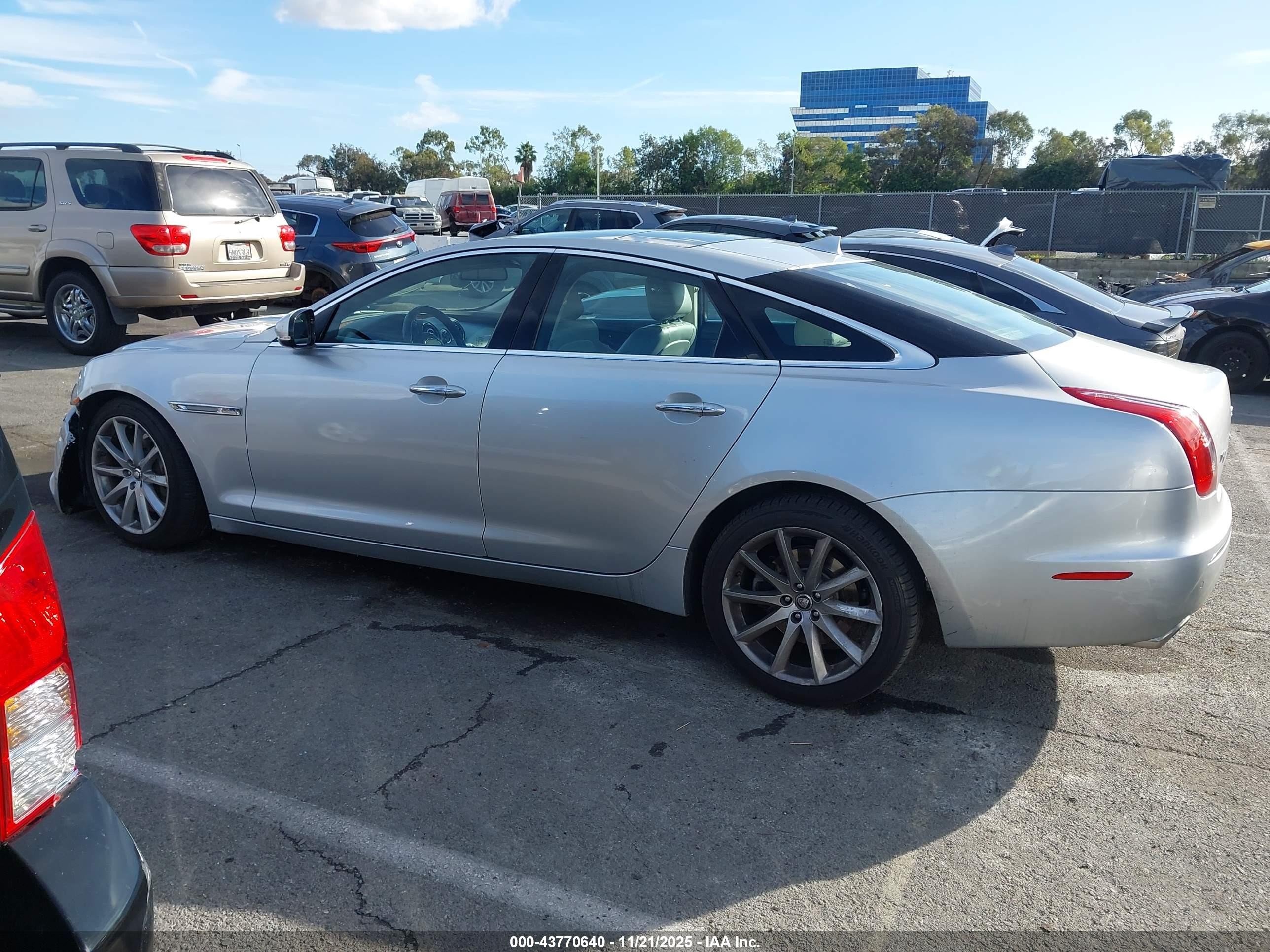 2013 Jaguar Xj   Silver vin: SAJWA1C79D8V57147