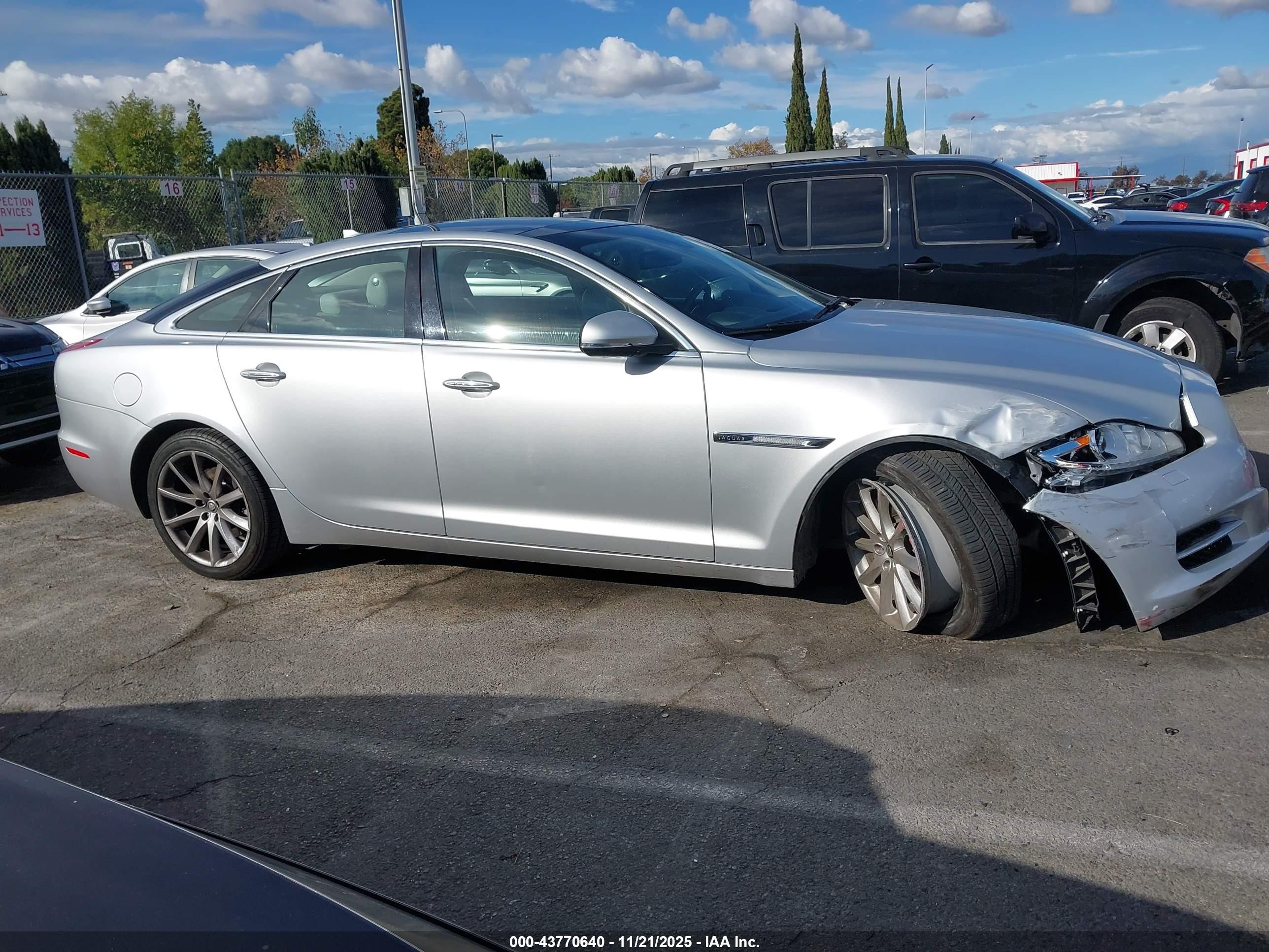 2013 Jaguar Xj   Silver vin: SAJWA1C79D8V57147