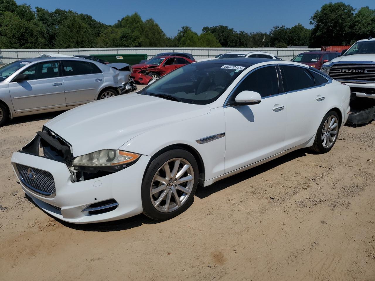 2013 Jaguar Xj White vin: SAJWA1C7XD8V55164