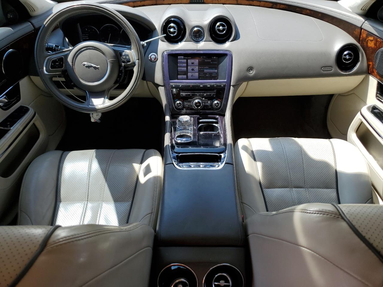 2013 Jaguar Xj White vin: SAJWA1C7XD8V55164
