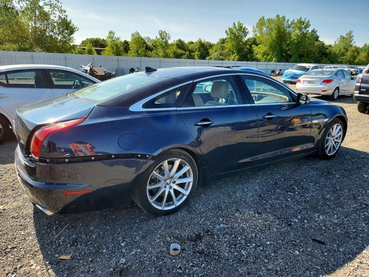 2013 Jaguar Xj Blue vin: SAJWA1C7XD8V58338