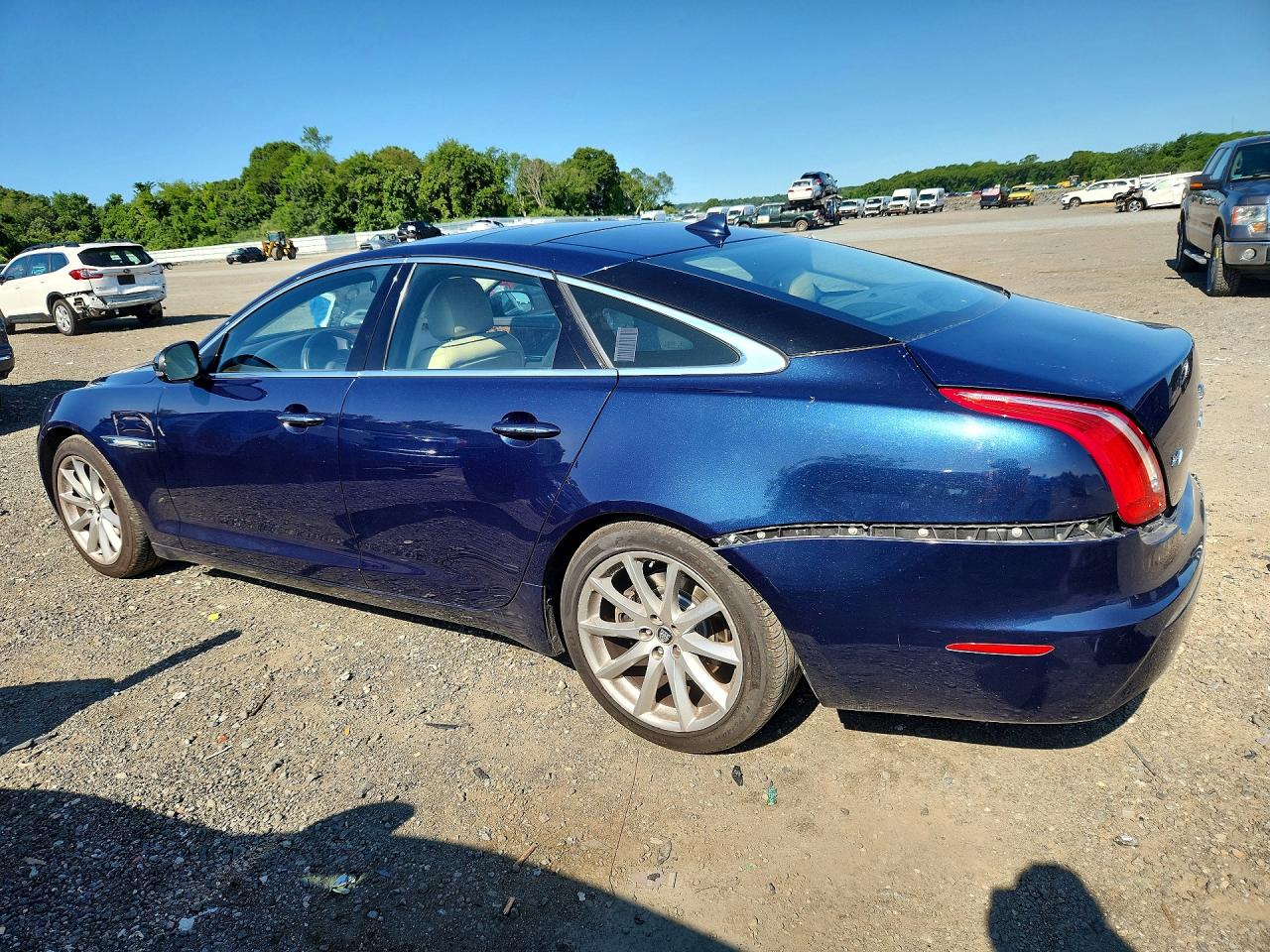 2013 Jaguar Xj Blue vin: SAJWA1C7XD8V58338