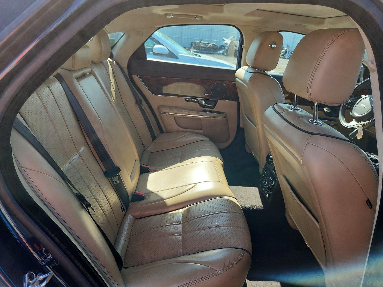 2013 Jaguar Xj Blue vin: SAJWA1C7XD8V58338