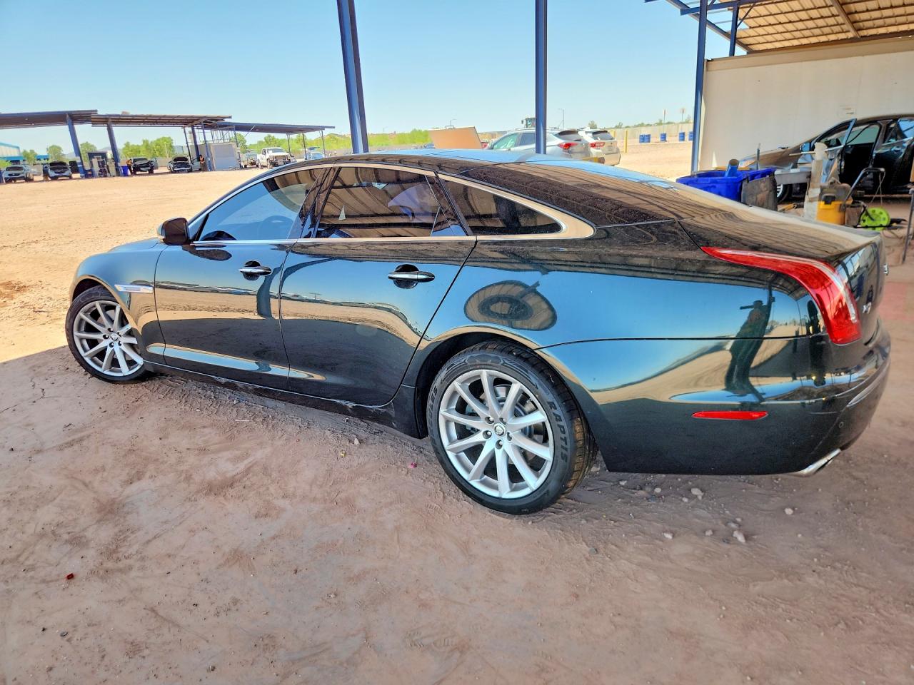 2011 Jaguar Xj Зеленый vin: SAJWA1CB1BLV17837