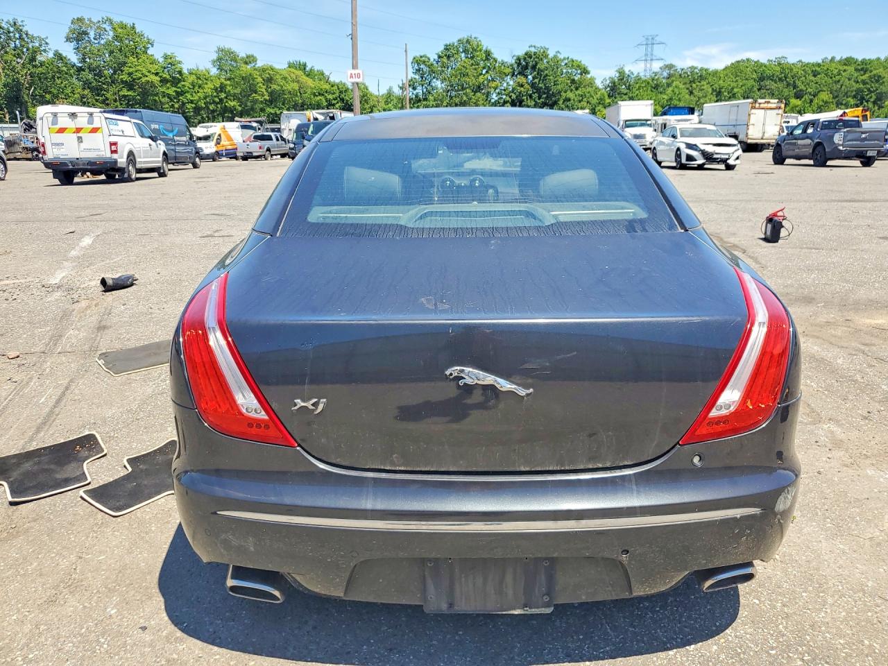 2011 Jaguar Xj Blue vin: SAJWA1CB3BLV08217