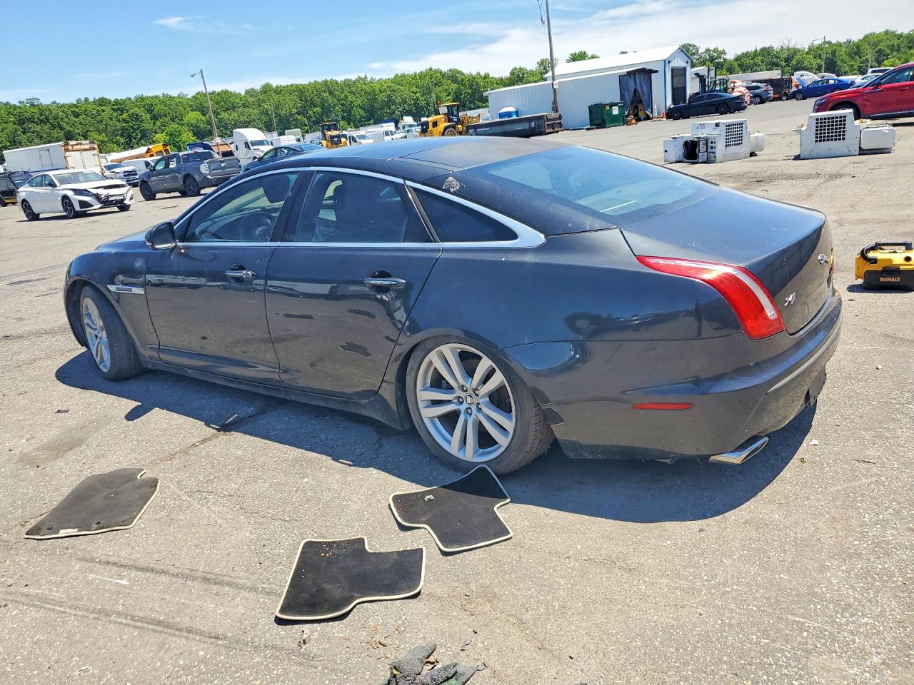 2011 Jaguar Xj Blue vin: SAJWA1CB3BLV08217