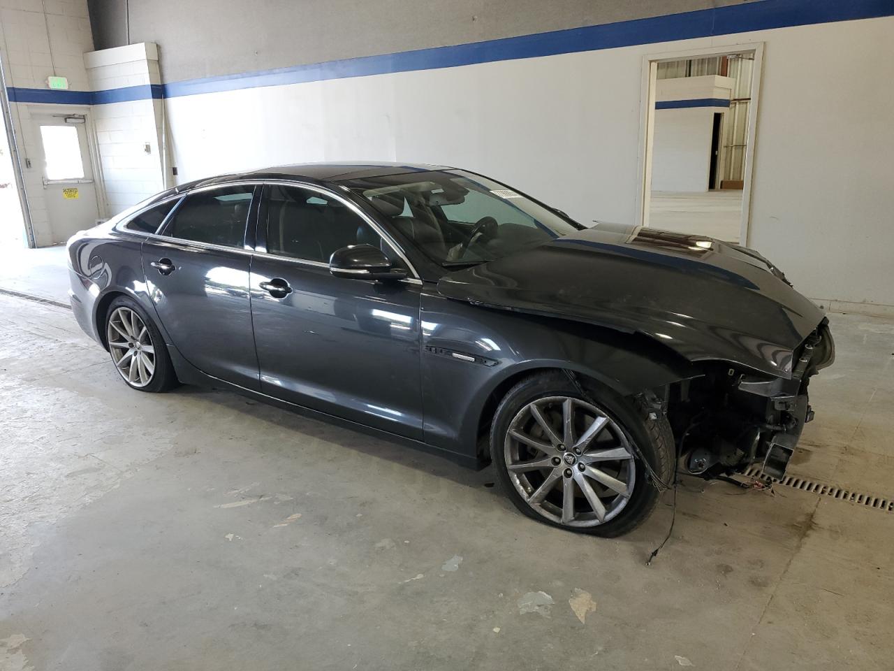 2012 Jaguar Xj Gray vin: SAJWA1CB4CLV37615
