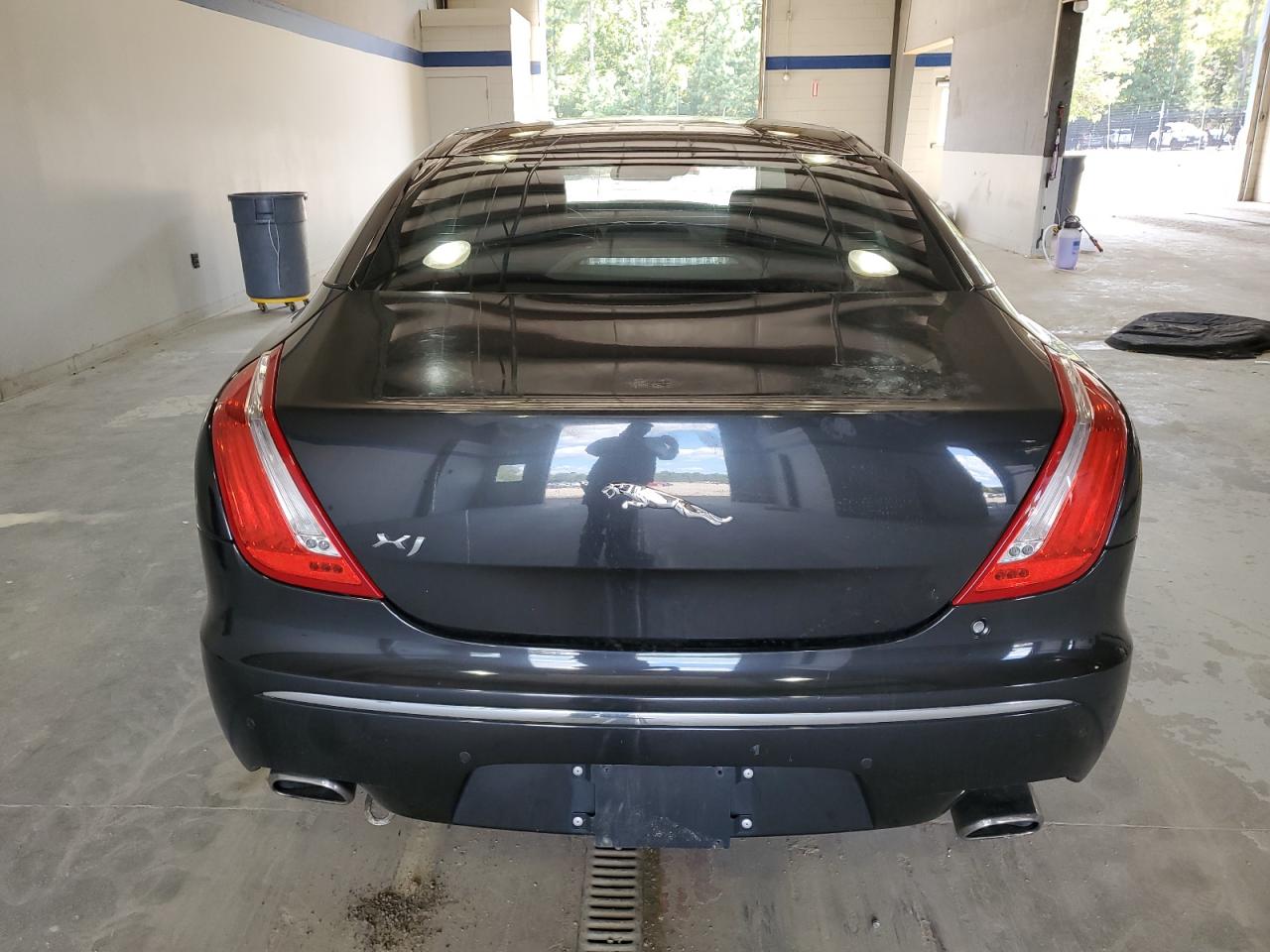 2012 Jaguar Xj Gray vin: SAJWA1CB4CLV37615