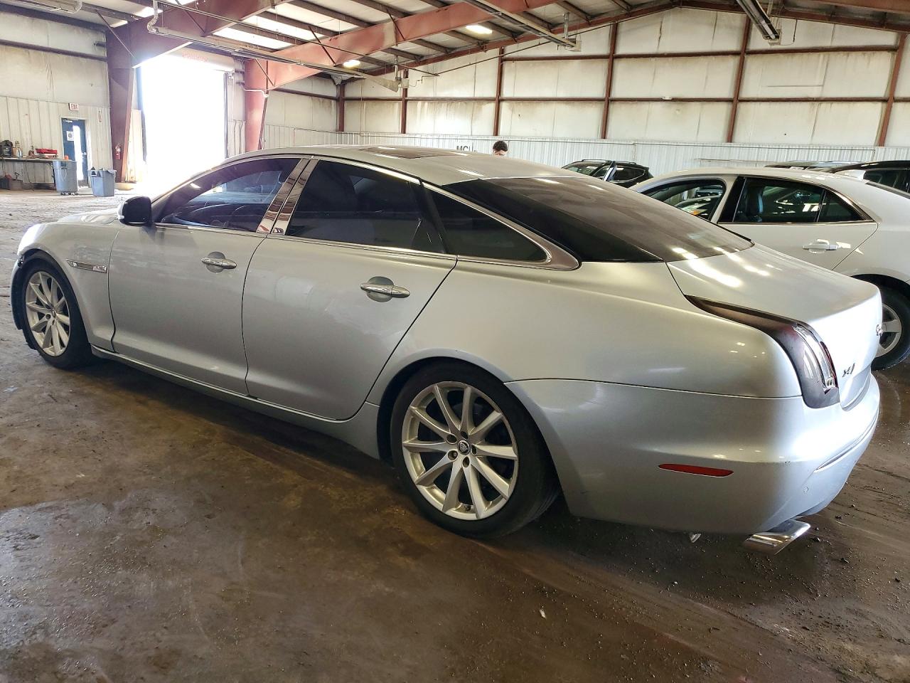 2011 Jaguar Xj Gray vin: SAJWA1CB6BLV14285