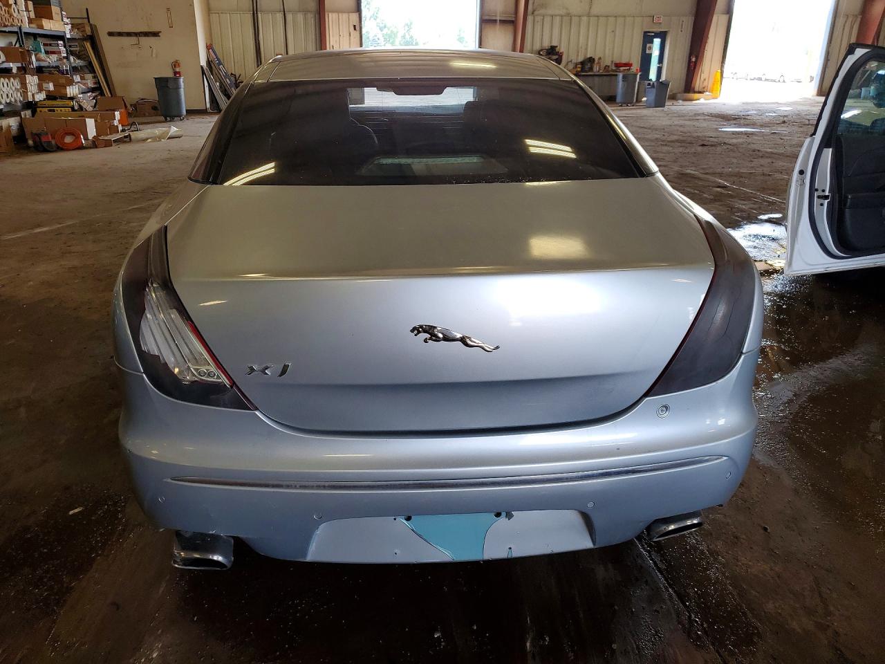 2011 Jaguar Xj Gray vin: SAJWA1CB6BLV14285