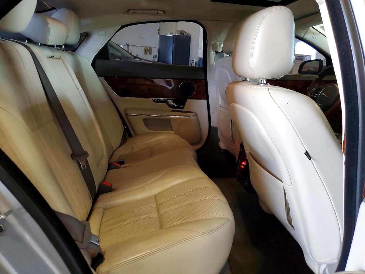 2011 Jaguar Xj Gray vin: SAJWA1CB6BLV14285
