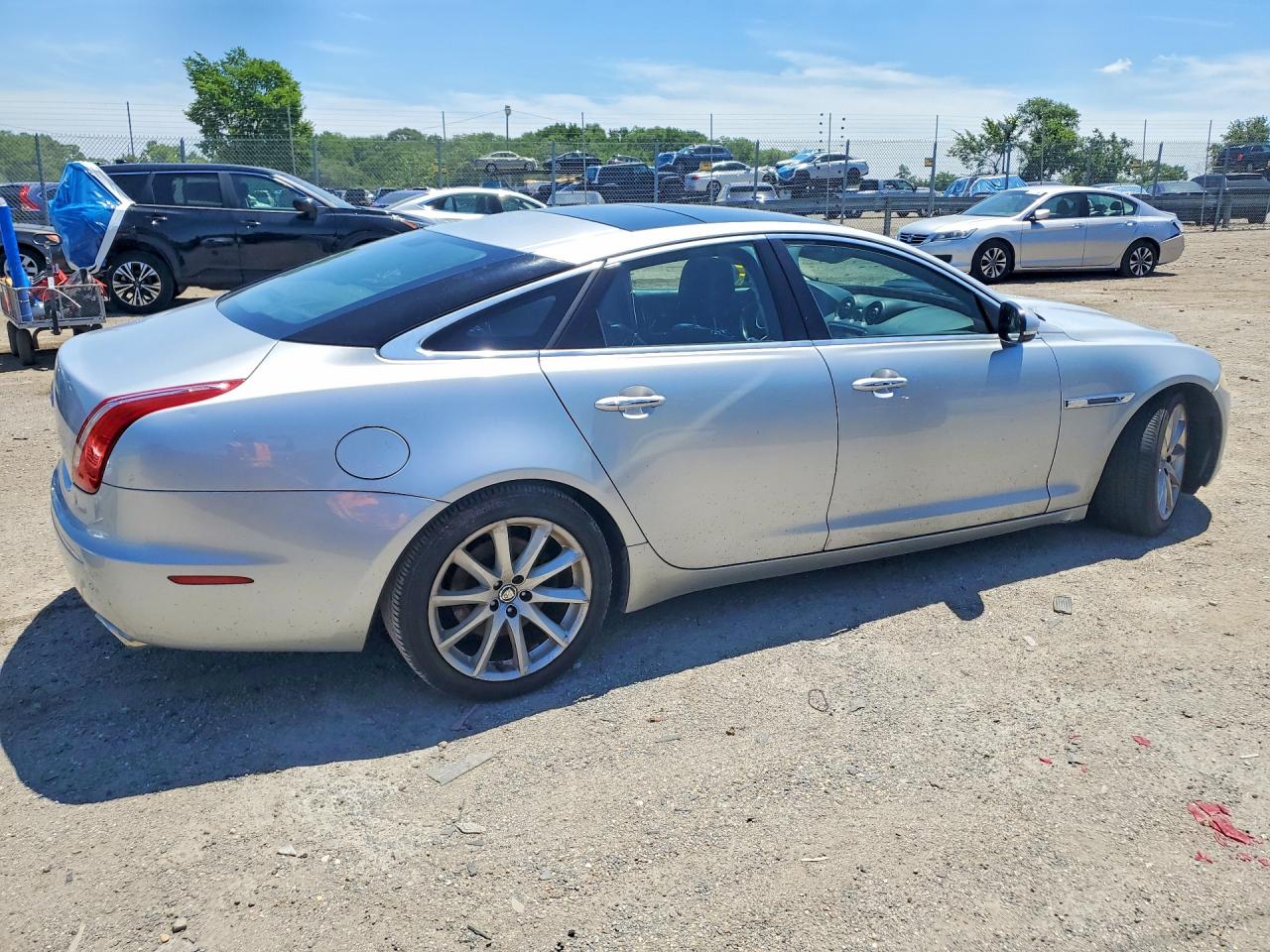 2012 Jaguar Xj Silver vin: SAJWA1CB9CLV23502