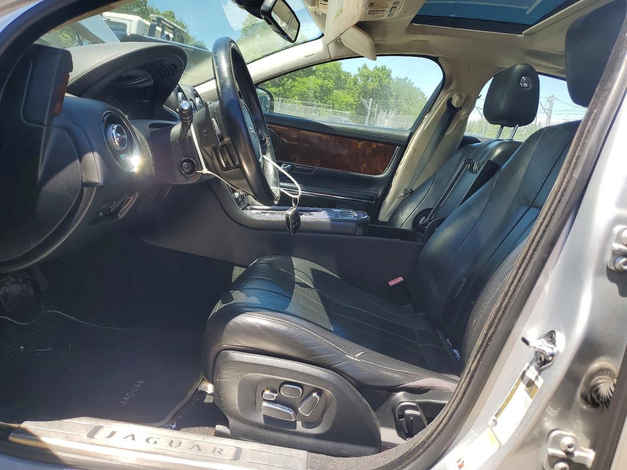 2012 Jaguar Xj Silver vin: SAJWA1CB9CLV23502