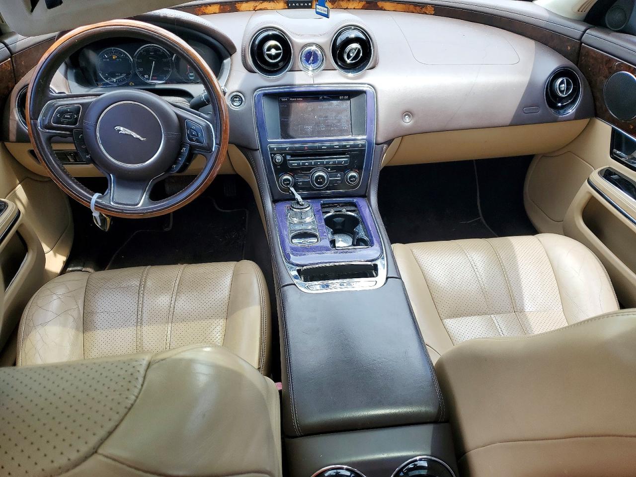 2012 Jaguar Xj Tan vin: SAJWA1CB9CLV37867