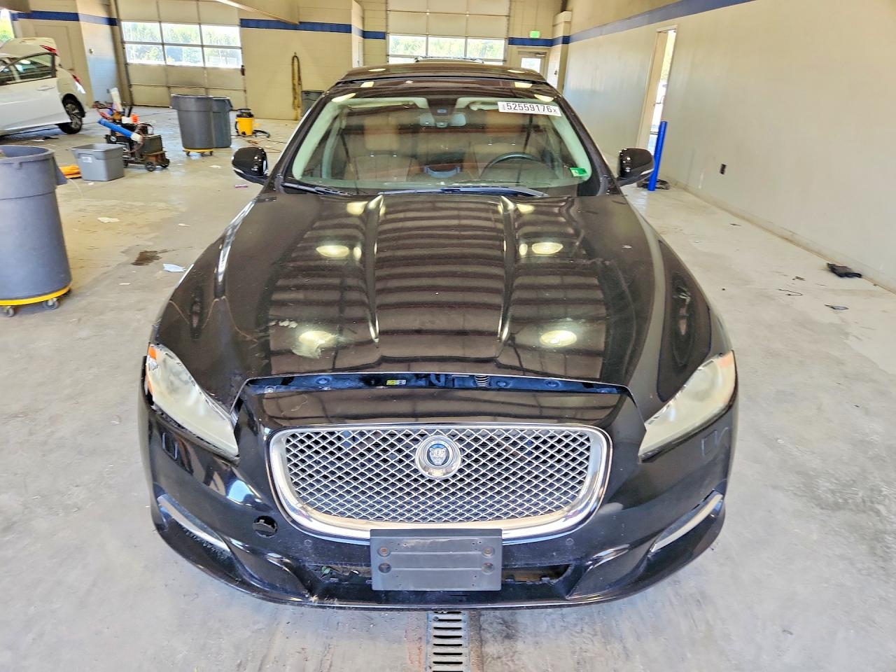 2011 Jaguar Xj Black vin: SAJWA1CBXBLV08442