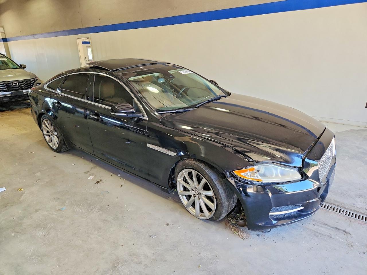 2011 Jaguar Xj Black vin: SAJWA1CBXBLV08442