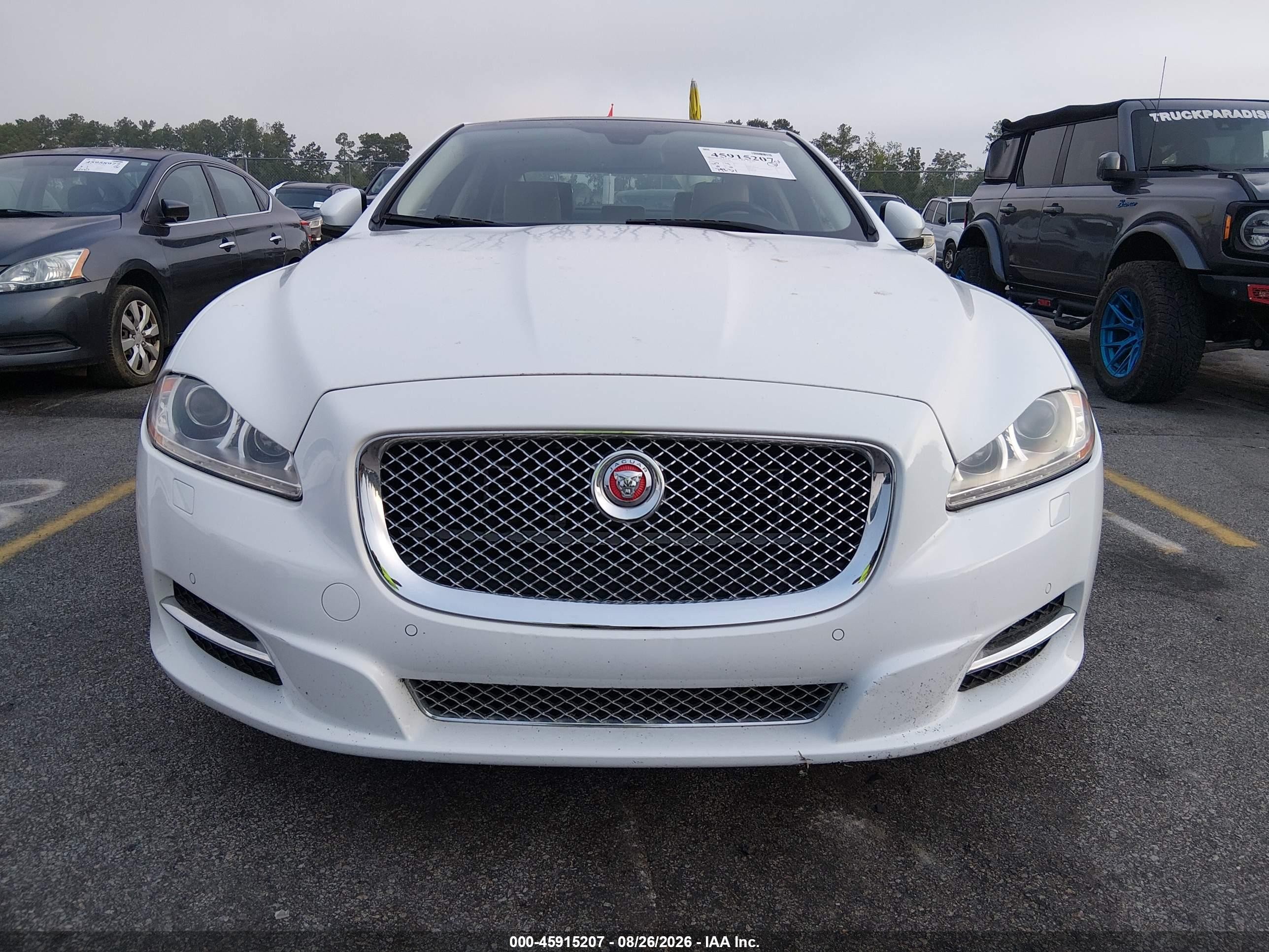2014 Jaguar Xj   White vin: SAJWA1CZ4E8V66437