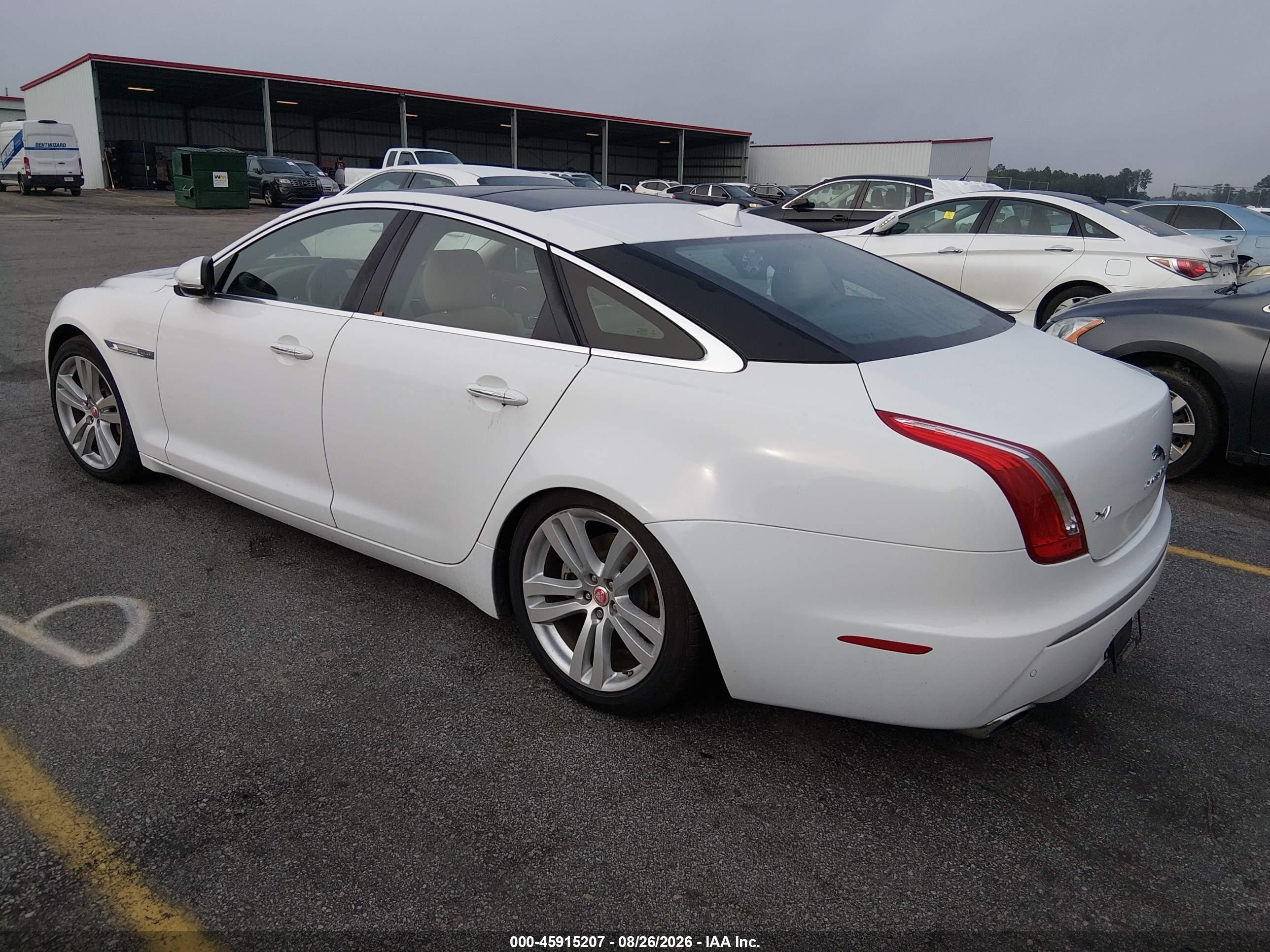 2014 Jaguar Xj   White vin: SAJWA1CZ4E8V66437
