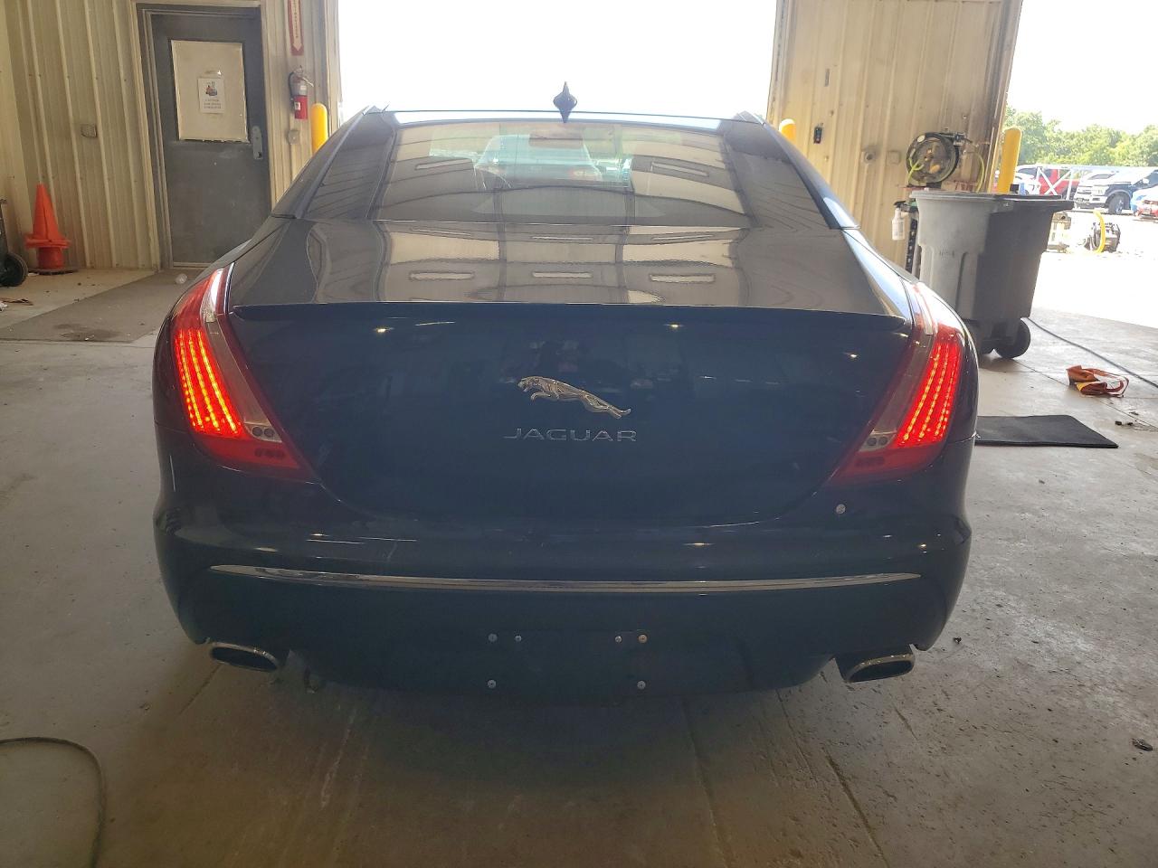 2015 Jaguar Xj Black vin: SAJWA1CZXF8V86757