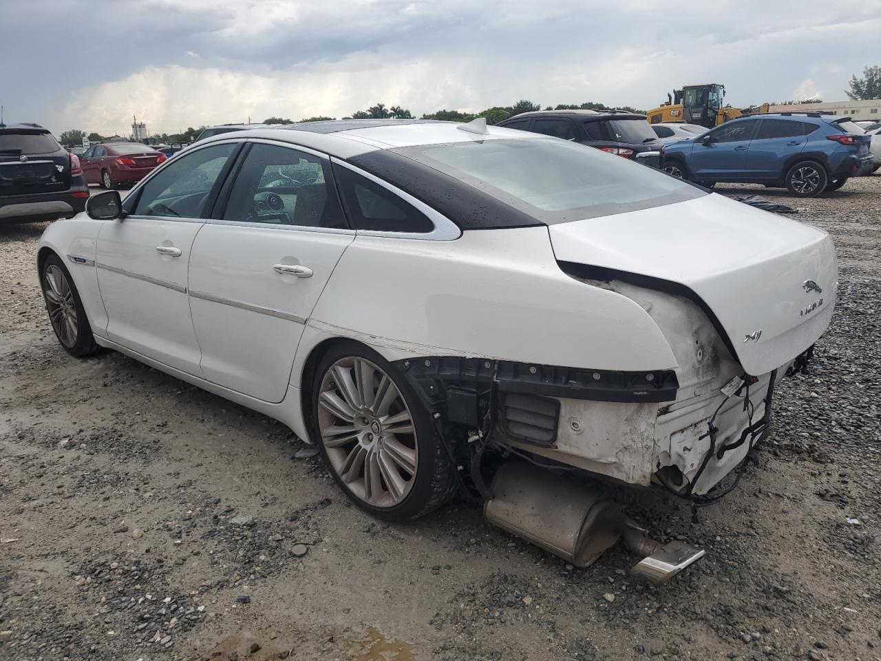 2013 Jaguar Xj Supercharged White vin: SAJWA1GE1DMV42254