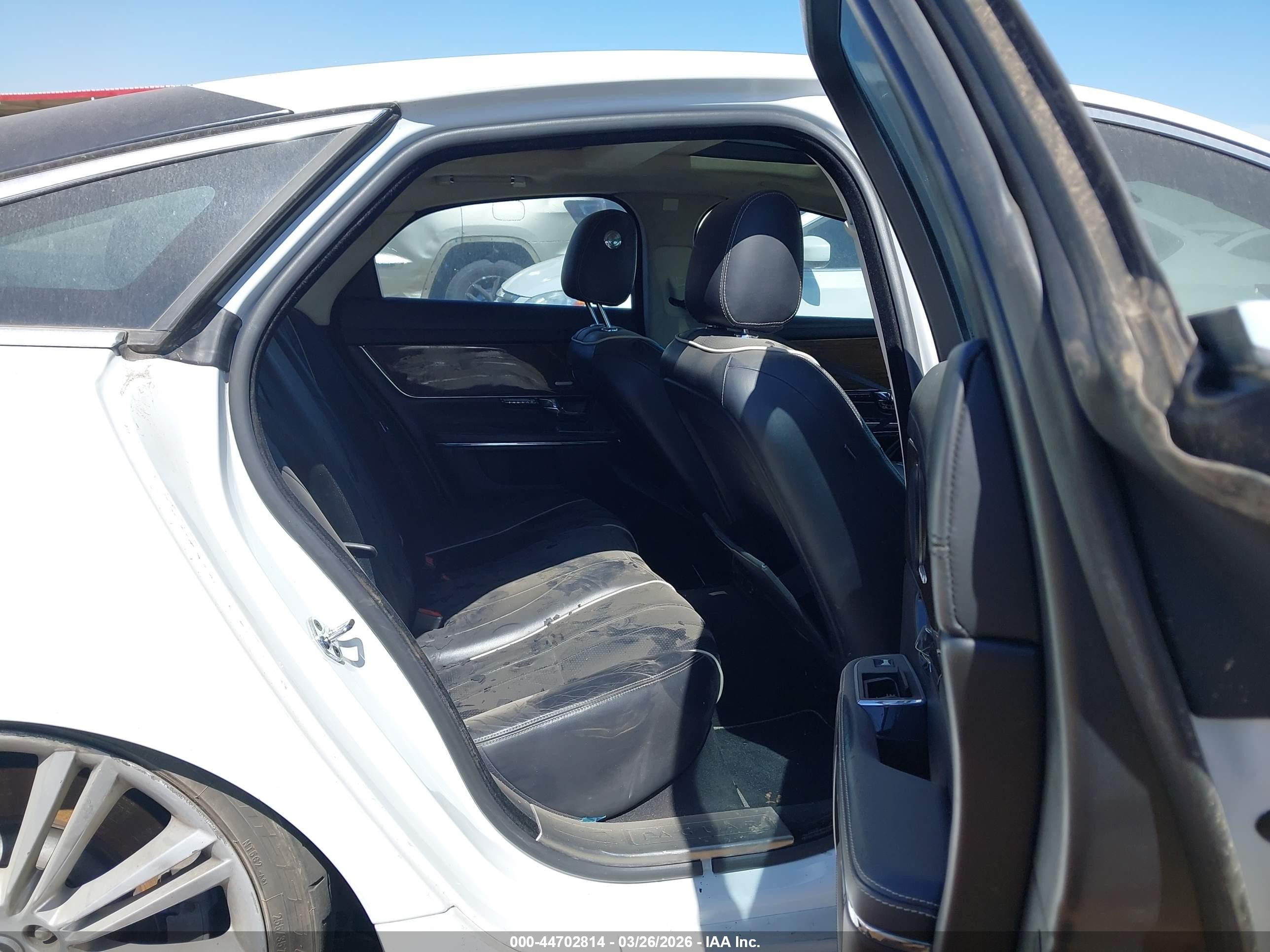 2012 Jaguar Xj Supercharged White vin: SAJWA1GE3CMV34249