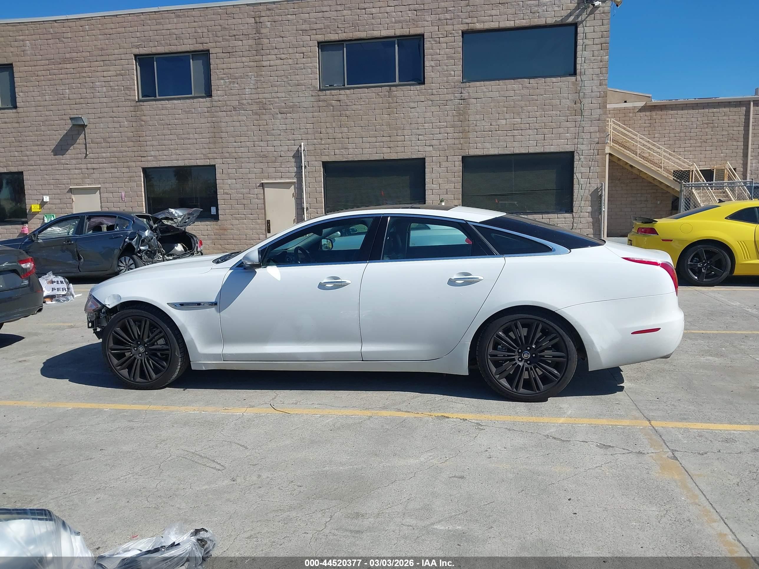 2012 Jaguar Xj Supercharged White vin: SAJWA1GE5CMV31241