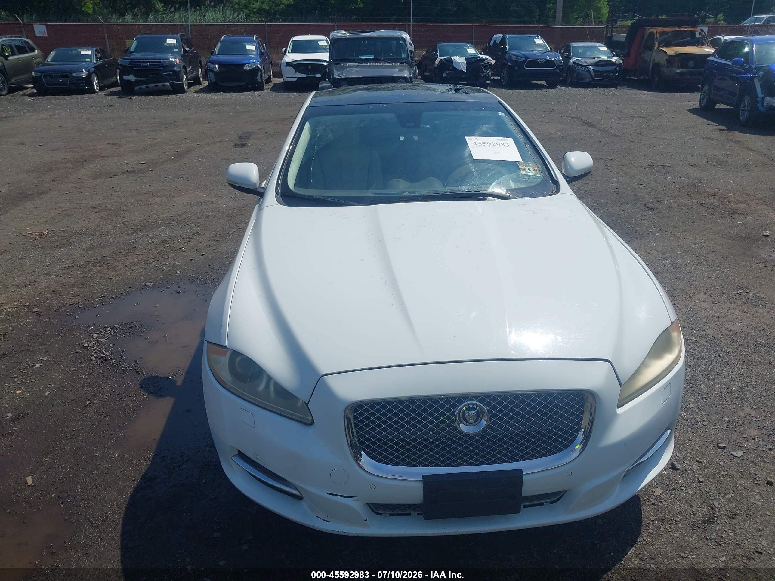 2011 Jaguar Xj Supercharged White vin: SAJWA1GEXBMV16992