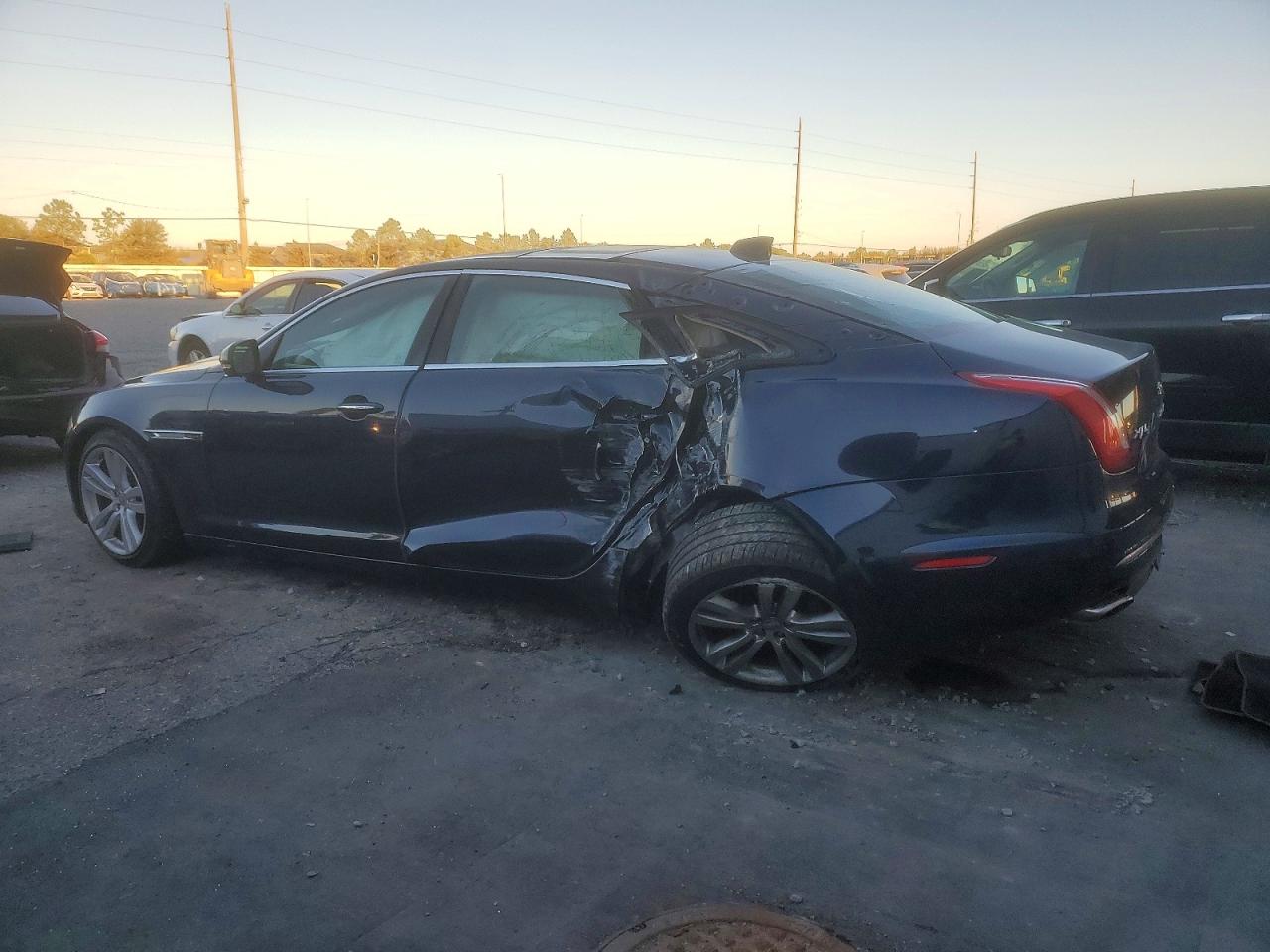 2016 Jaguar Xjl Portfolio Blue vin: SAJWA2G78G8V95263